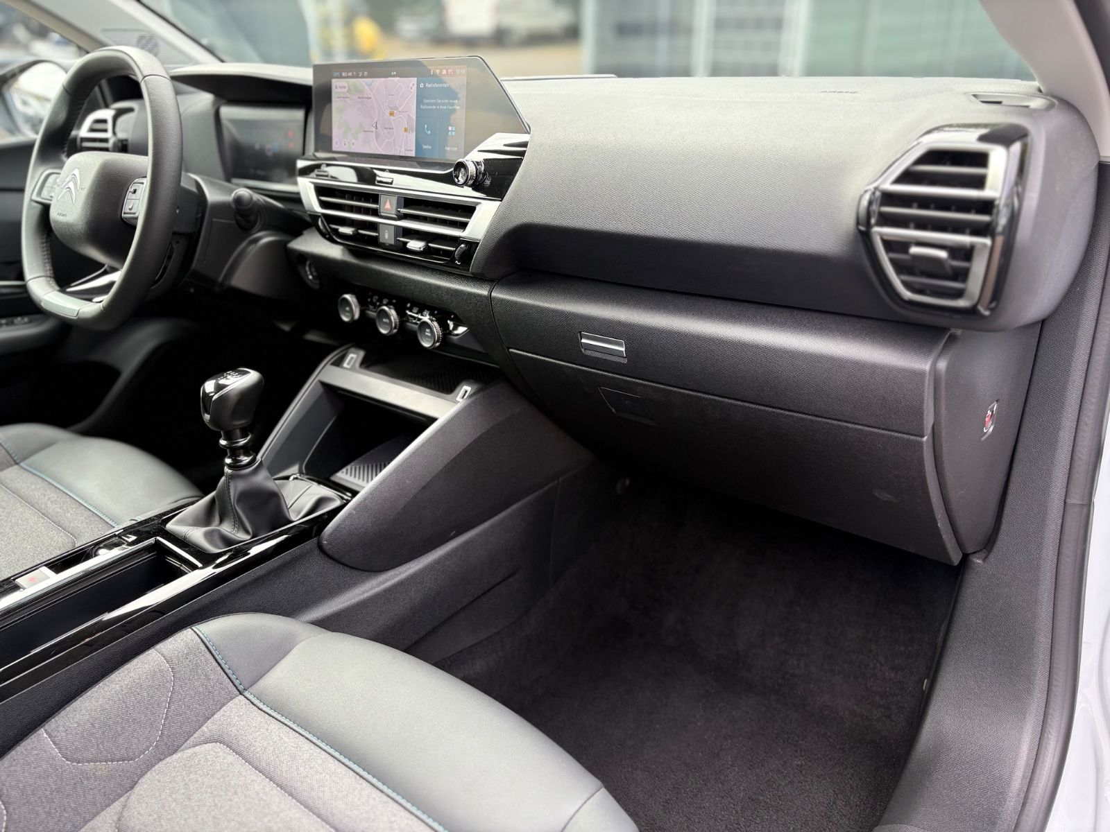 Fahrzeugabbildung Citroën C4 LIM*VOLL-LED*NAVI*PDC*DESIGN RAD*TOP