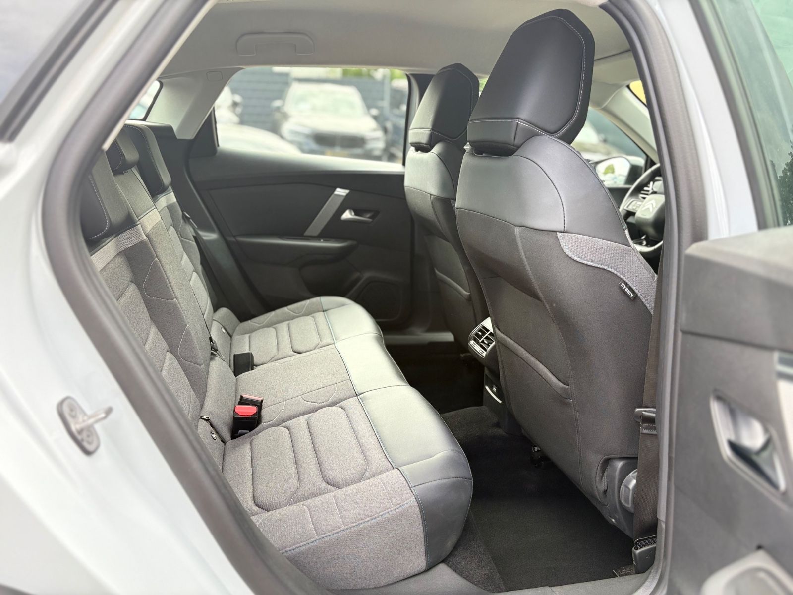 Fahrzeugabbildung Citroën C4 LIM*VOLL-LED*NAVI*PDC*DESIGN RAD*TOP