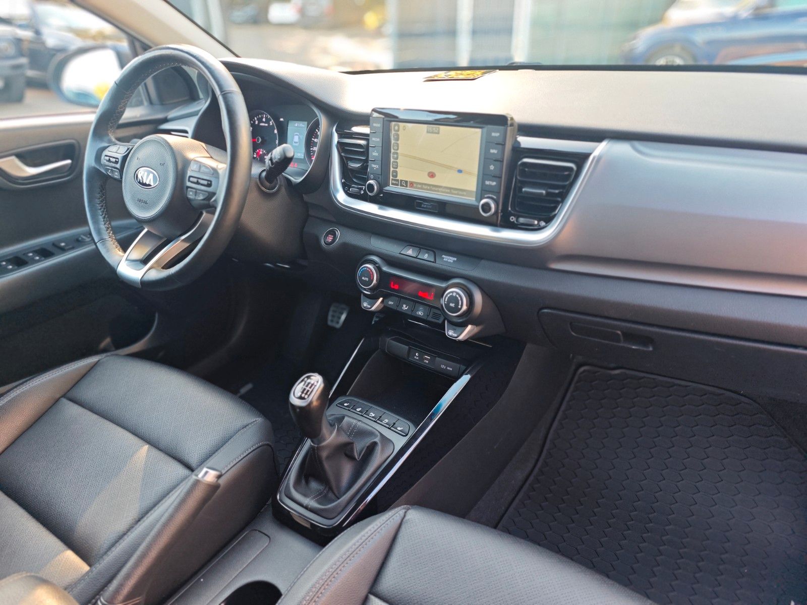 Fahrzeugabbildung Kia Stonic 1.0 T-GDI 120 PLATINIUM EDITION*LEDER*LED