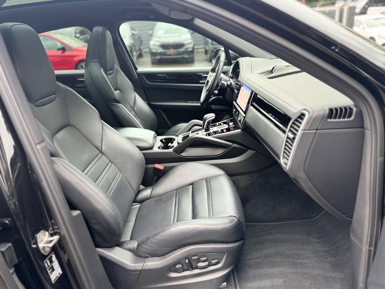 Fahrzeugabbildung Porsche CAYENNE COUPE PLATINIUM EDITION*PANORAMA*21.ZOLL