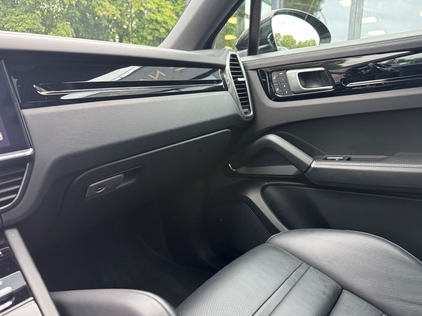 Fahrzeugabbildung Porsche CAYENNE COUPE PLATINIUM EDITION*PANORAMA*21.ZOLL