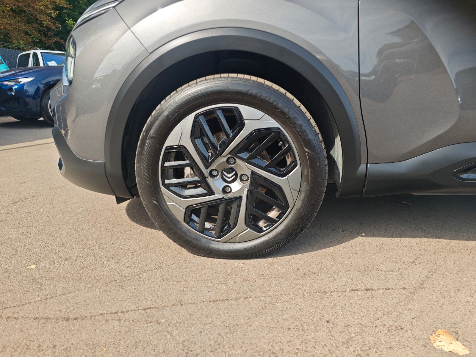 Fahrzeugabbildung Citroën C4 LIM.PLUS*VOLL-LED*NAVI*KAMERA*