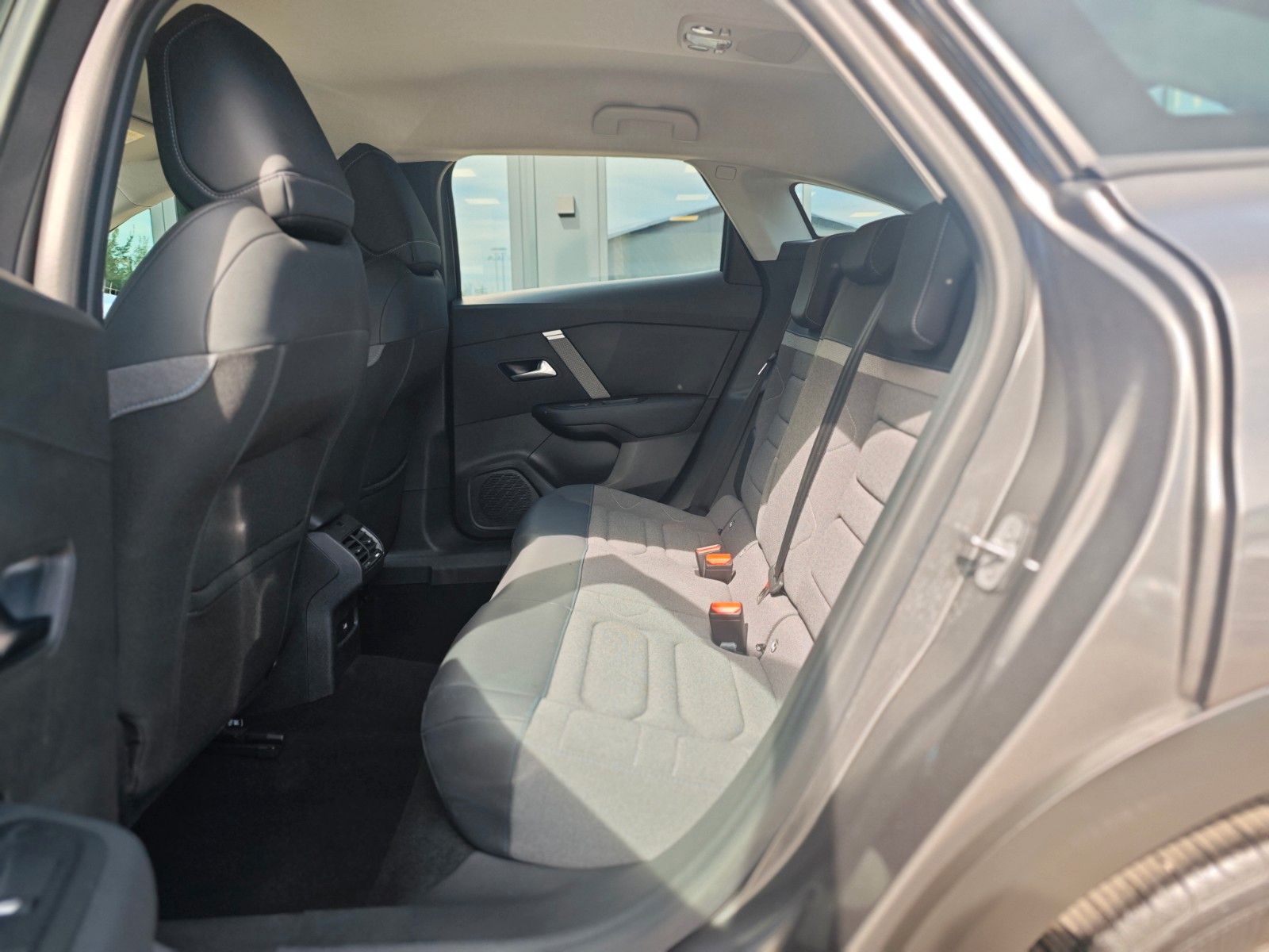 Fahrzeugabbildung Citroën C4 LIM.PLUS*VOLL-LED*NAVI*KAMERA*