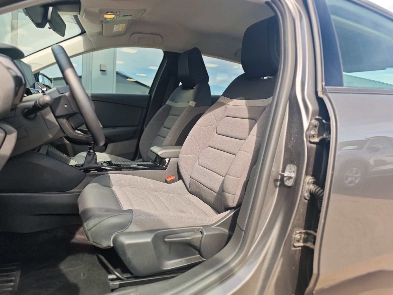 Fahrzeugabbildung Citroën C4 LIM.PLUS*VOLL-LED*NAVI*KAMERA*