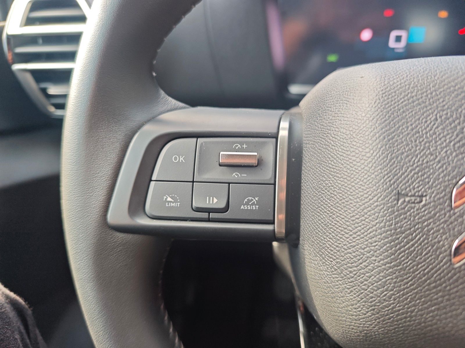 Fahrzeugabbildung Citroën C4 LIM.PLUS*VOLL-LED*NAVI*KAMERA*
