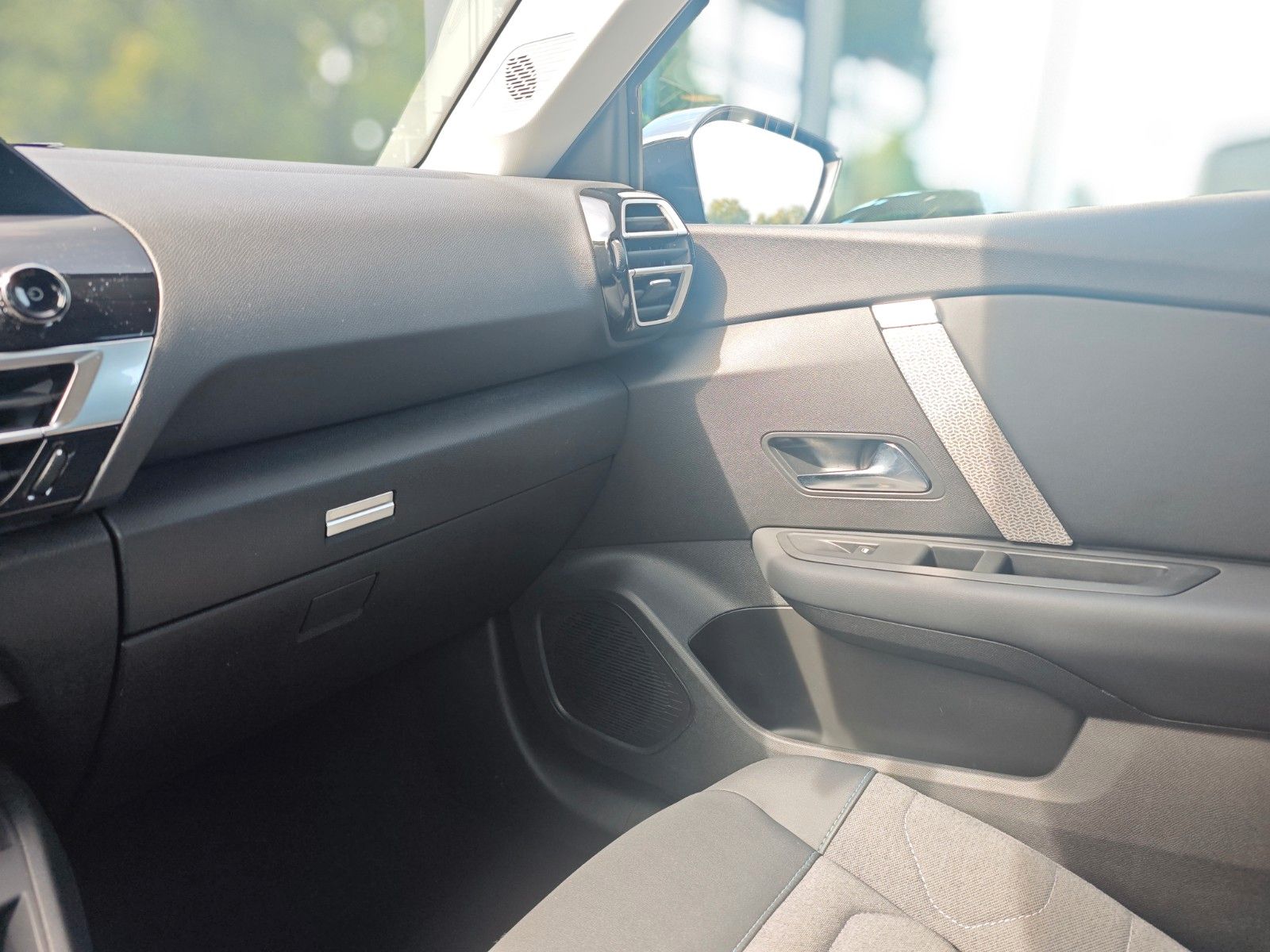 Fahrzeugabbildung Citroën C4 LIM.PLUS*VOLL-LED*NAVI*KAMERA*