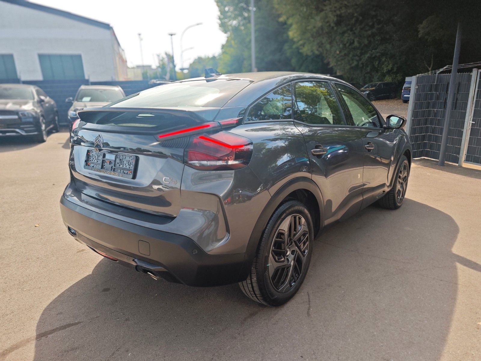 Fahrzeugabbildung Citroën C4 LIM.PLUS*VOLL-LED*NAVI*KAMERA*