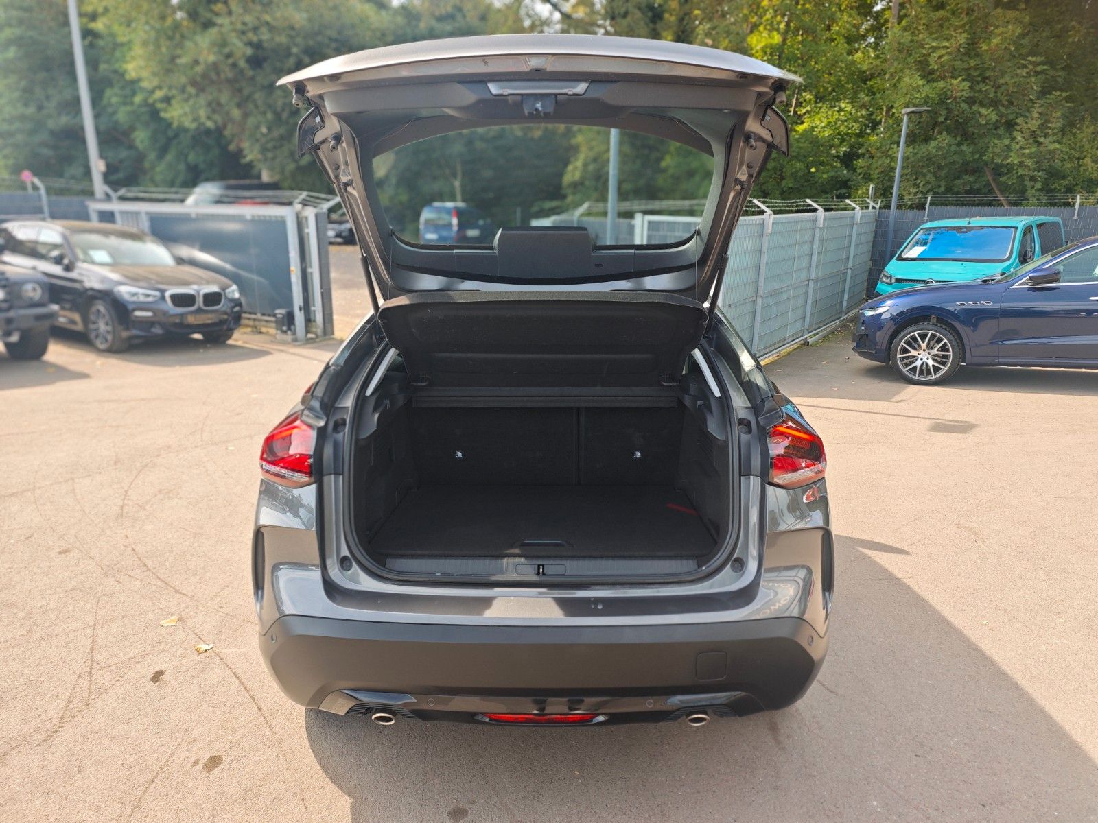Fahrzeugabbildung Citroën C4 LIM.PLUS*VOLL-LED*NAVI*KAMERA*