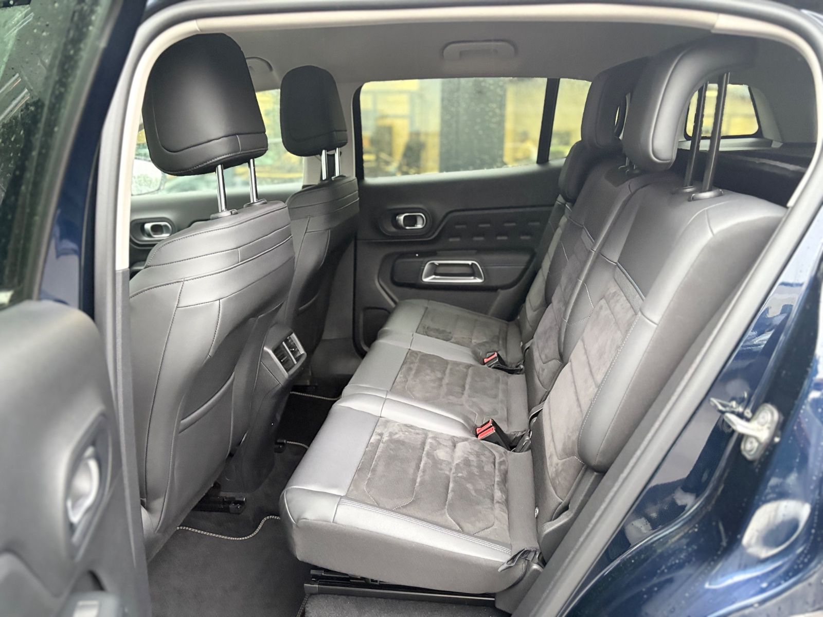 Fahrzeugabbildung Citroën C5 AIRCROSS HYBRID EAT8 PLUS*VOLL-LED*VIRTUELL *
