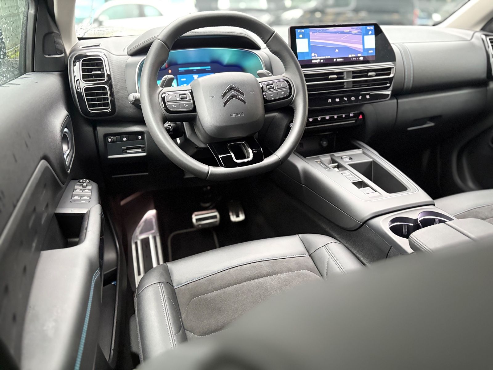 Fahrzeugabbildung Citroën C5 AIRCROSS HYBRID EAT8 PLUS*VOLL-LED*VIRTUELL *