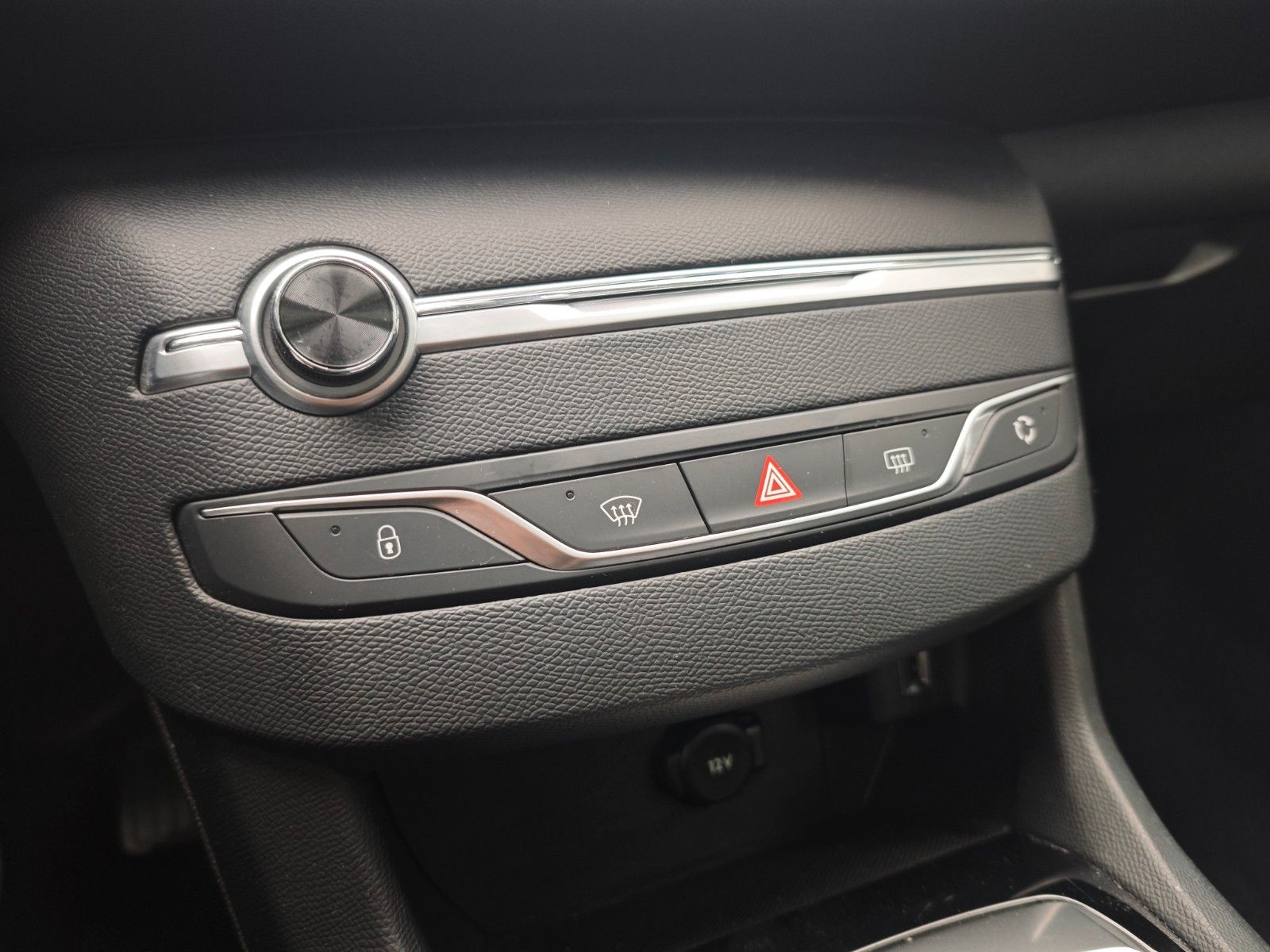 Fahrzeugabbildung Peugeot 308*PANORAMA* NAVI*PDC*FACELIFT*KLIMAAUTOMATIK*