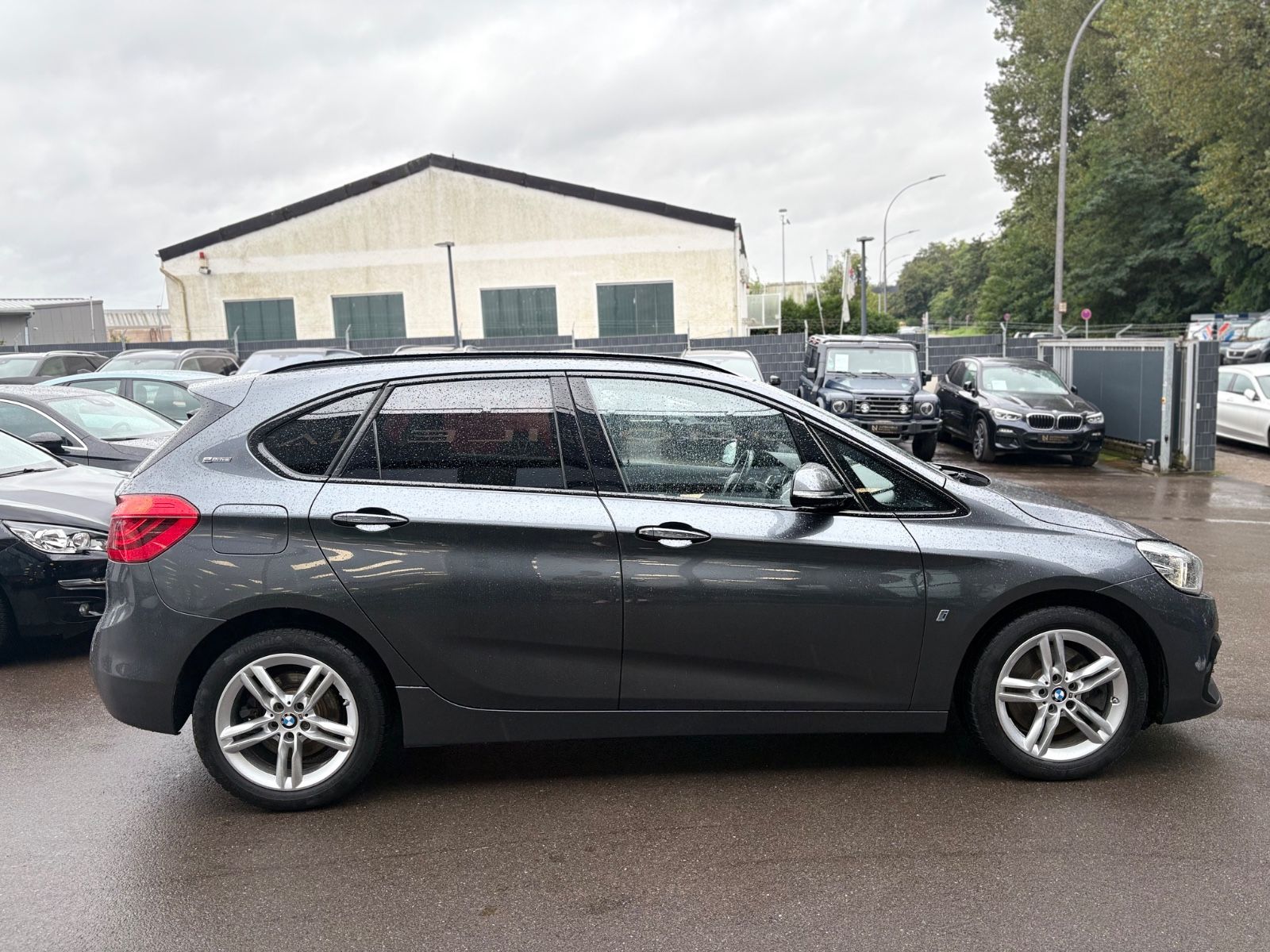 Fahrzeugabbildung BMW 225 XE ACTIVE TOURER ADVANTAGE *NAVI*KAMERA*