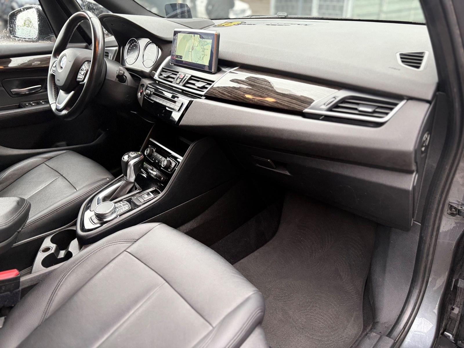 Fahrzeugabbildung BMW 225 XE ACTIVE TOURER ADVANTAGE *NAVI*KAMERA*