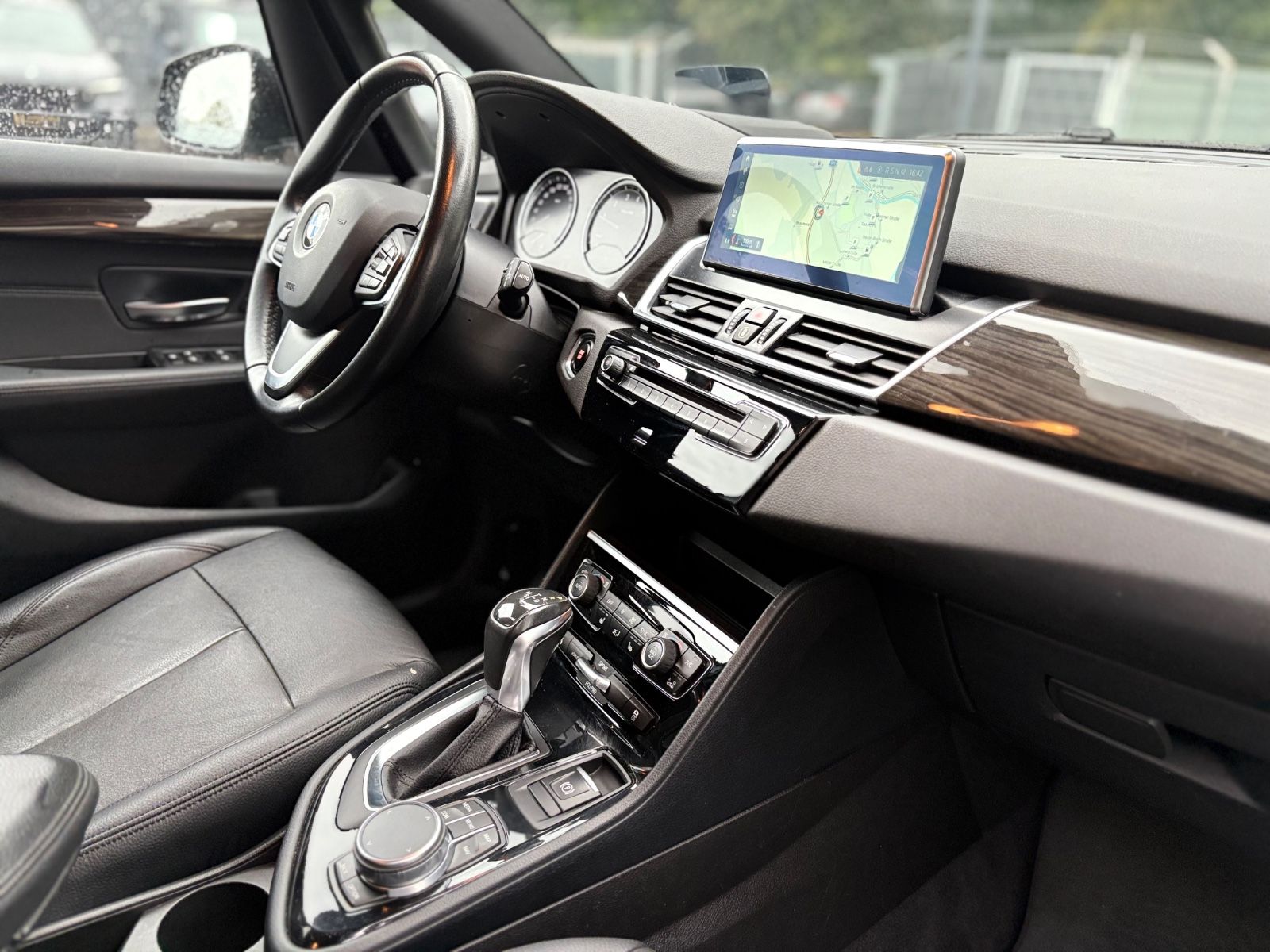 Fahrzeugabbildung BMW 225 XE ACTIVE TOURER ADVANTAGE *NAVI*KAMERA*