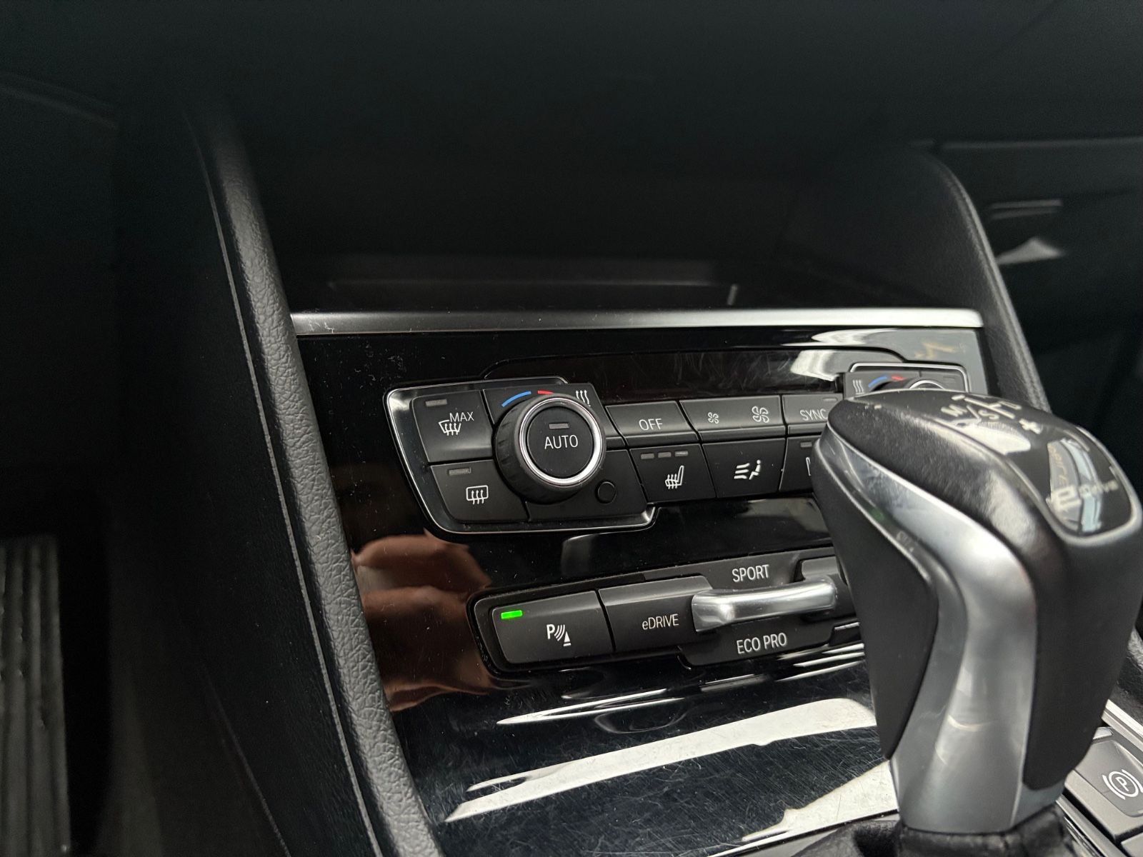 Fahrzeugabbildung BMW 225 XE ACTIVE TOURER ADVANTAGE *NAVI*KAMERA*