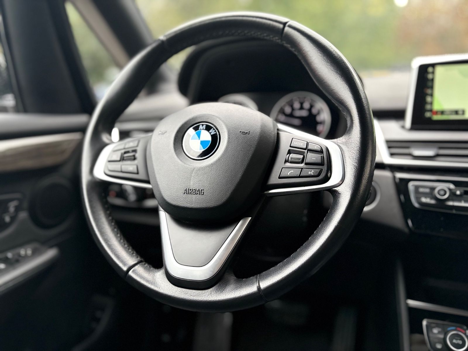 Fahrzeugabbildung BMW 225 XE ACTIVE TOURER ADVANTAGE *NAVI*KAMERA*