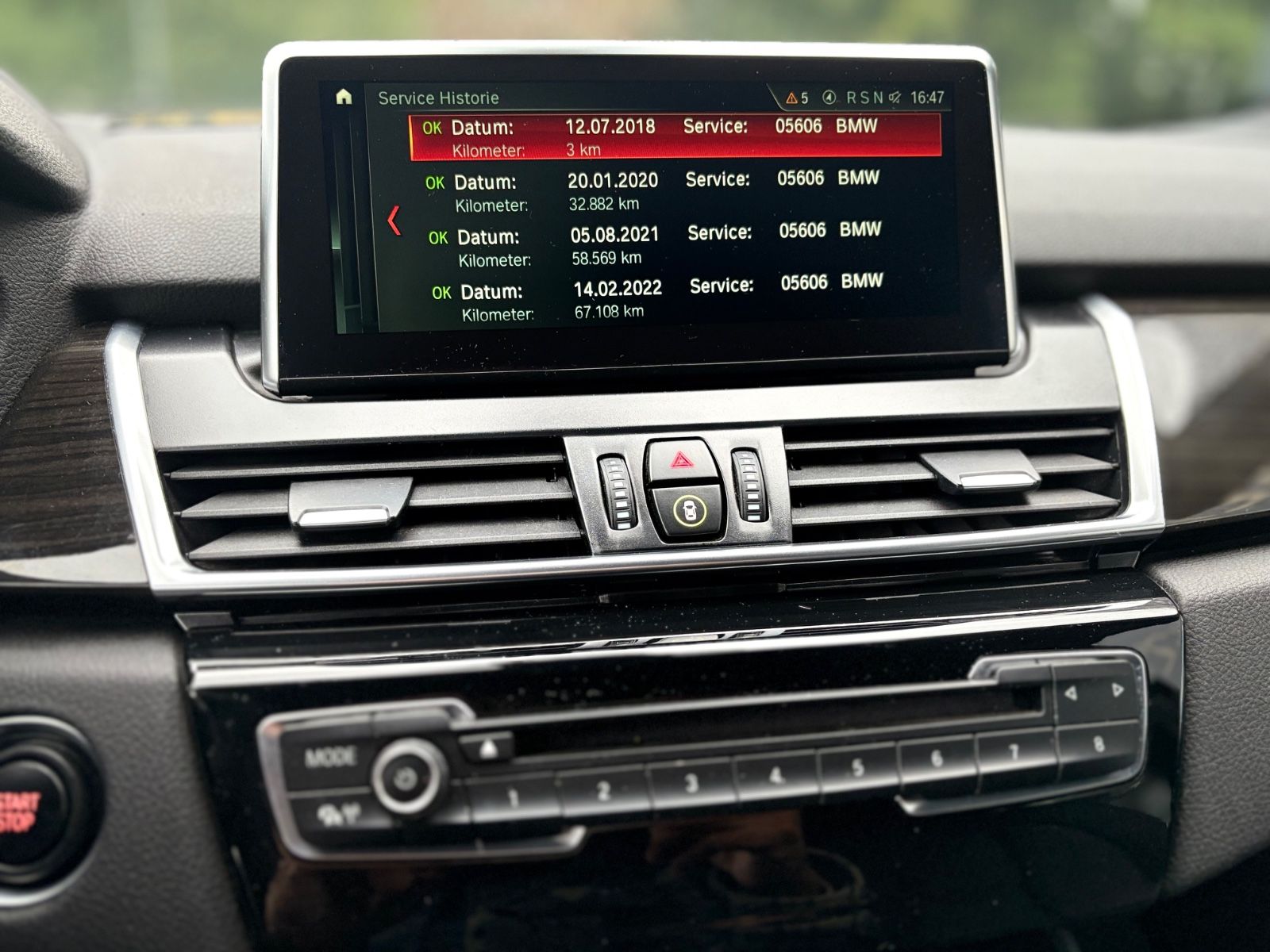 Fahrzeugabbildung BMW 225 XE ACTIVE TOURER ADVANTAGE *NAVI*KAMERA*