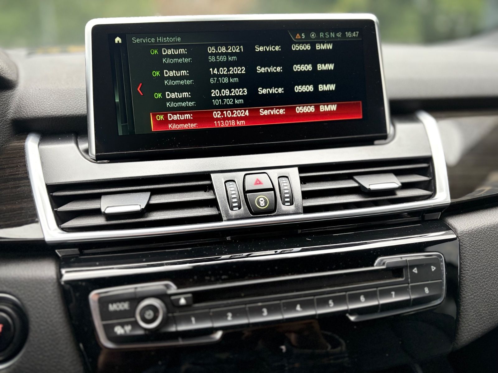 Fahrzeugabbildung BMW 225 XE ACTIVE TOURER ADVANTAGE *NAVI*KAMERA*