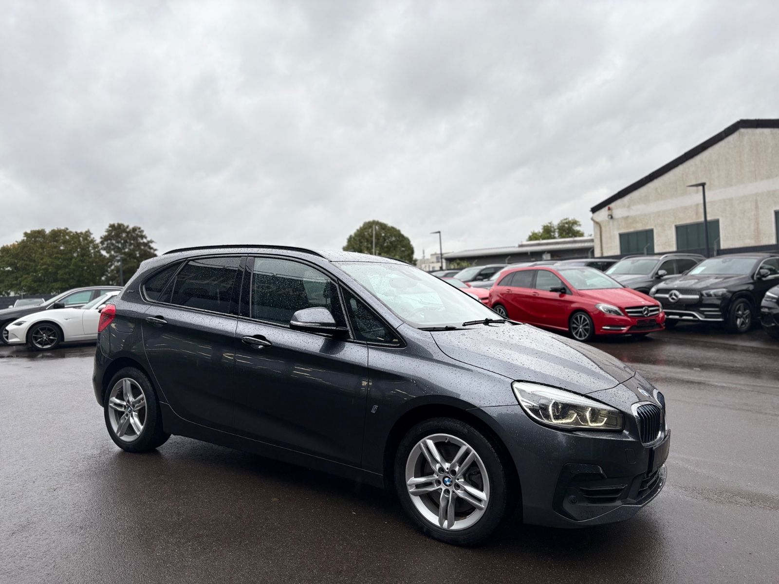 Fahrzeugabbildung BMW 225 XE ACTIVE TOURER ADVANTAGE *NAVI*KAMERA*