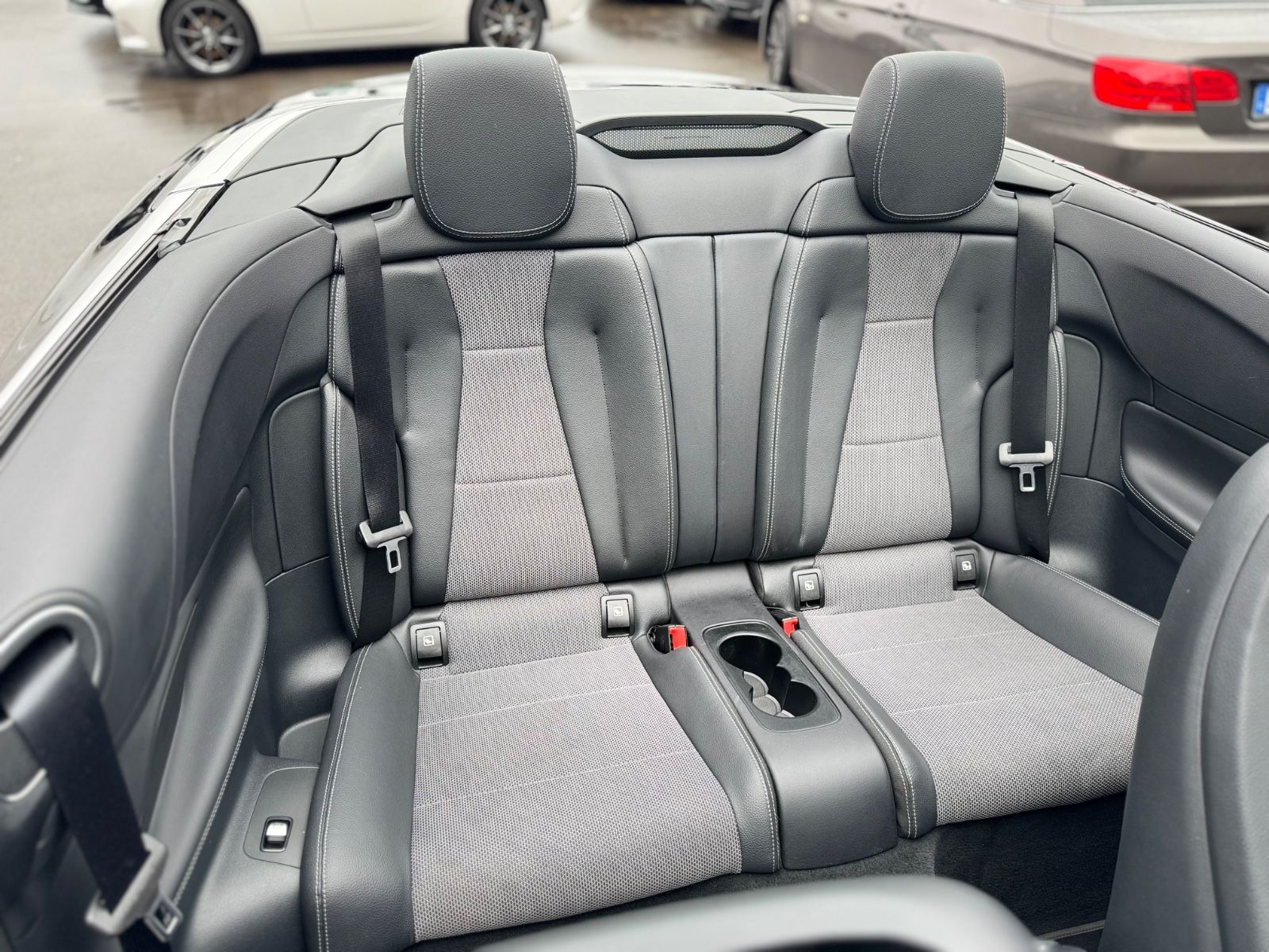 Fahrzeugabbildung Mercedes-Benz E 200 CABRIO*AMG 20ZOLL*WIDESCREEN*