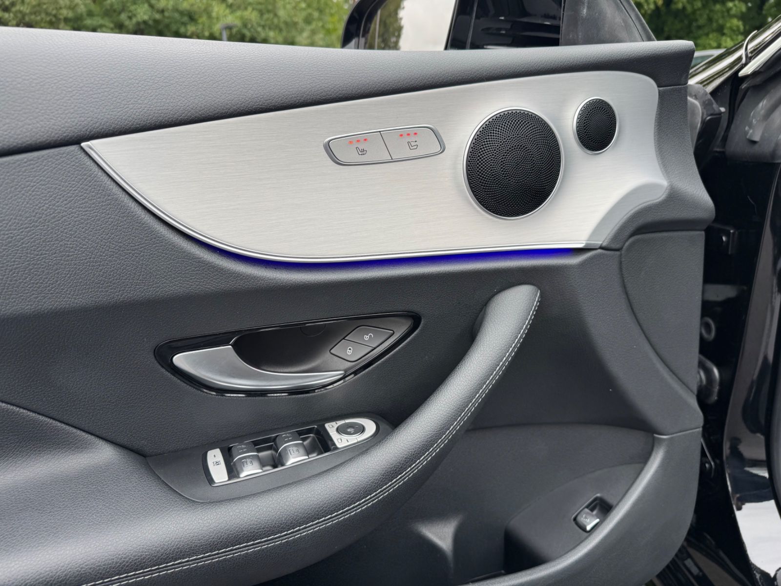 Fahrzeugabbildung Mercedes-Benz E 200 CABRIO*AMG 20ZOLL*WIDESCREEN*