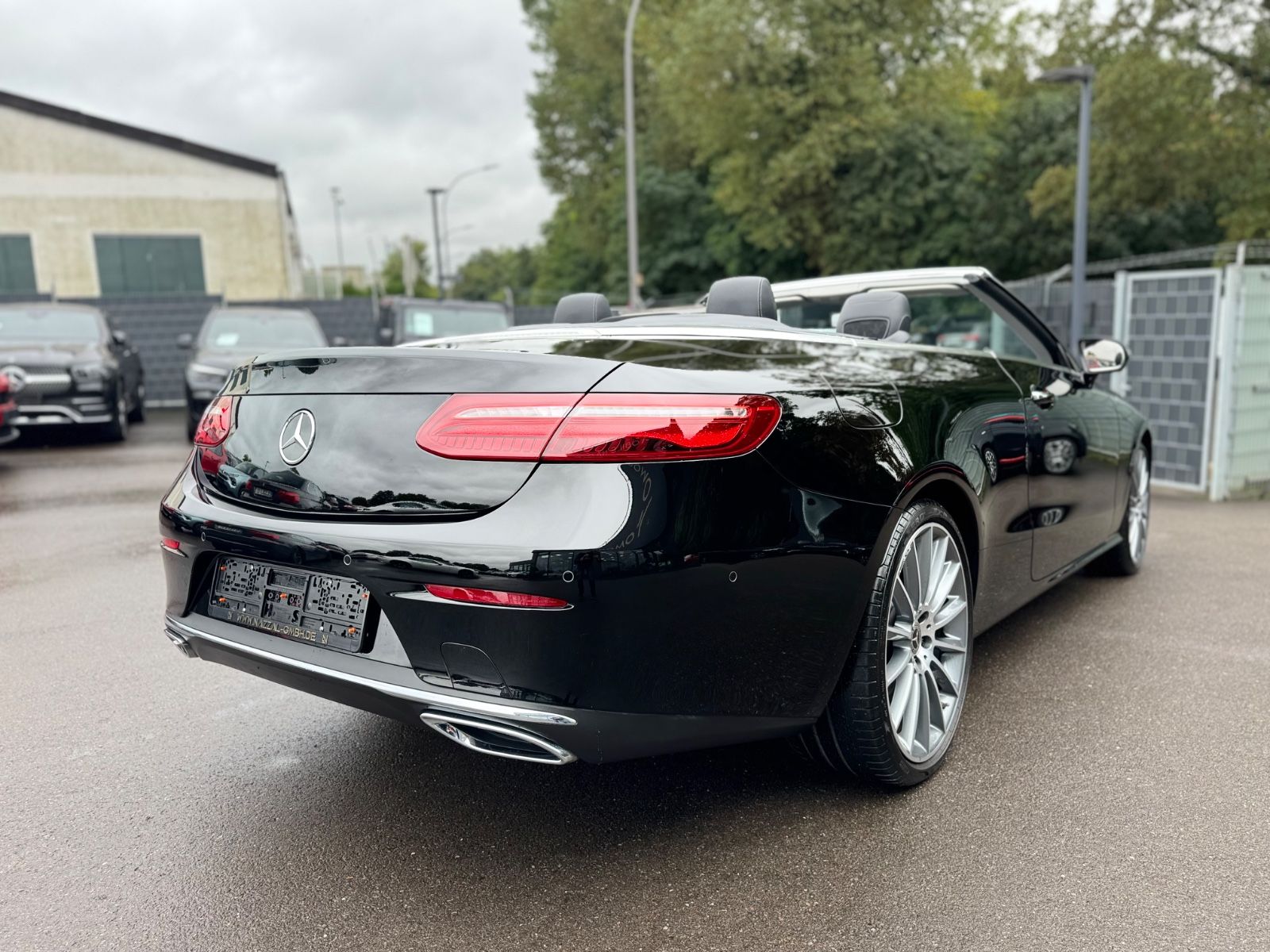 Fahrzeugabbildung Mercedes-Benz E 200 CABRIO*AMG 20ZOLL*WIDESCREEN*
