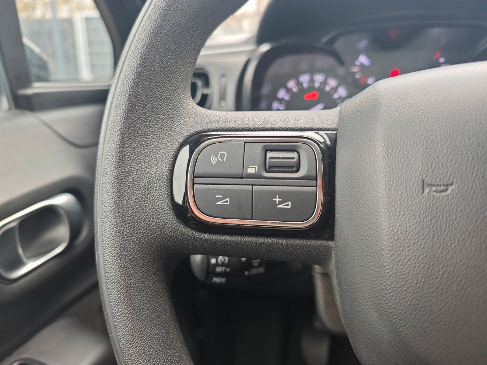 Fahrzeugabbildung Citroën C3 BLUE HDI  STOP&START MAX*LED*1.HAND*