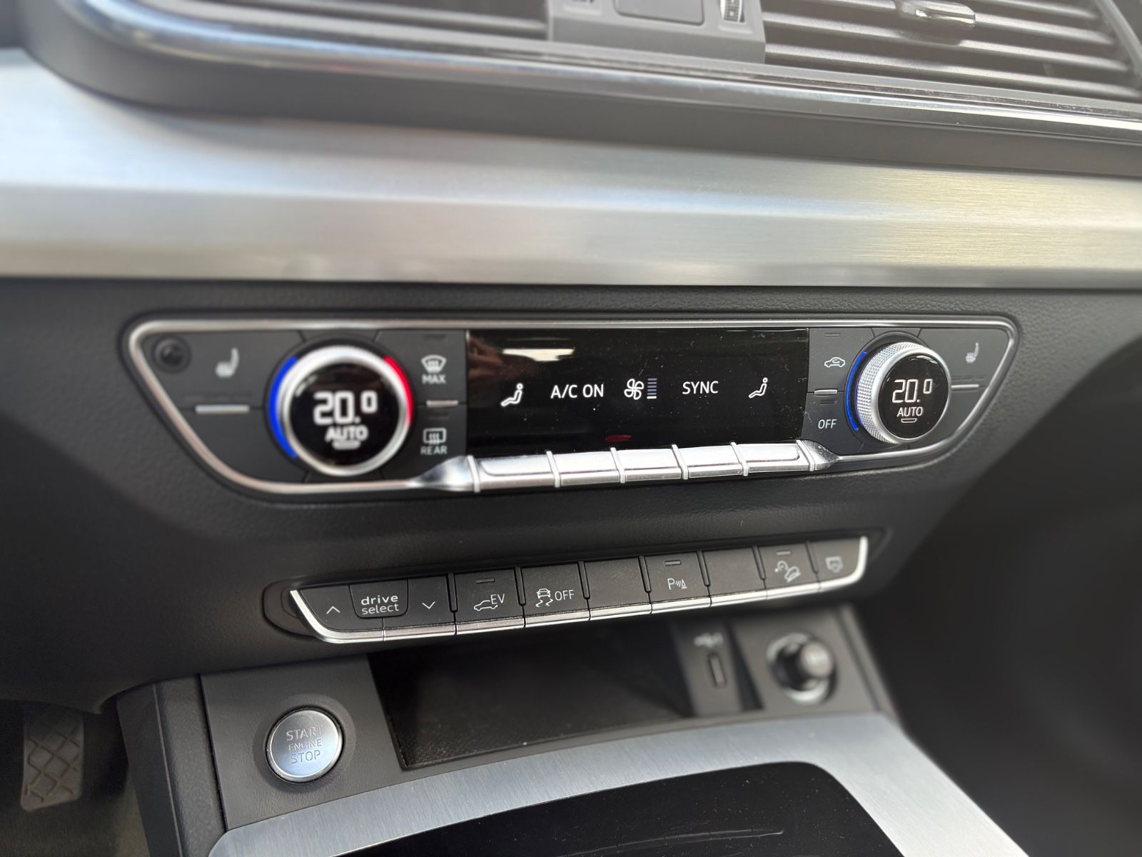 Fahrzeugabbildung Audi Q5 50TFSIe PLUG-IN QUATTRO*S-LINE*B&O*MATRIX*