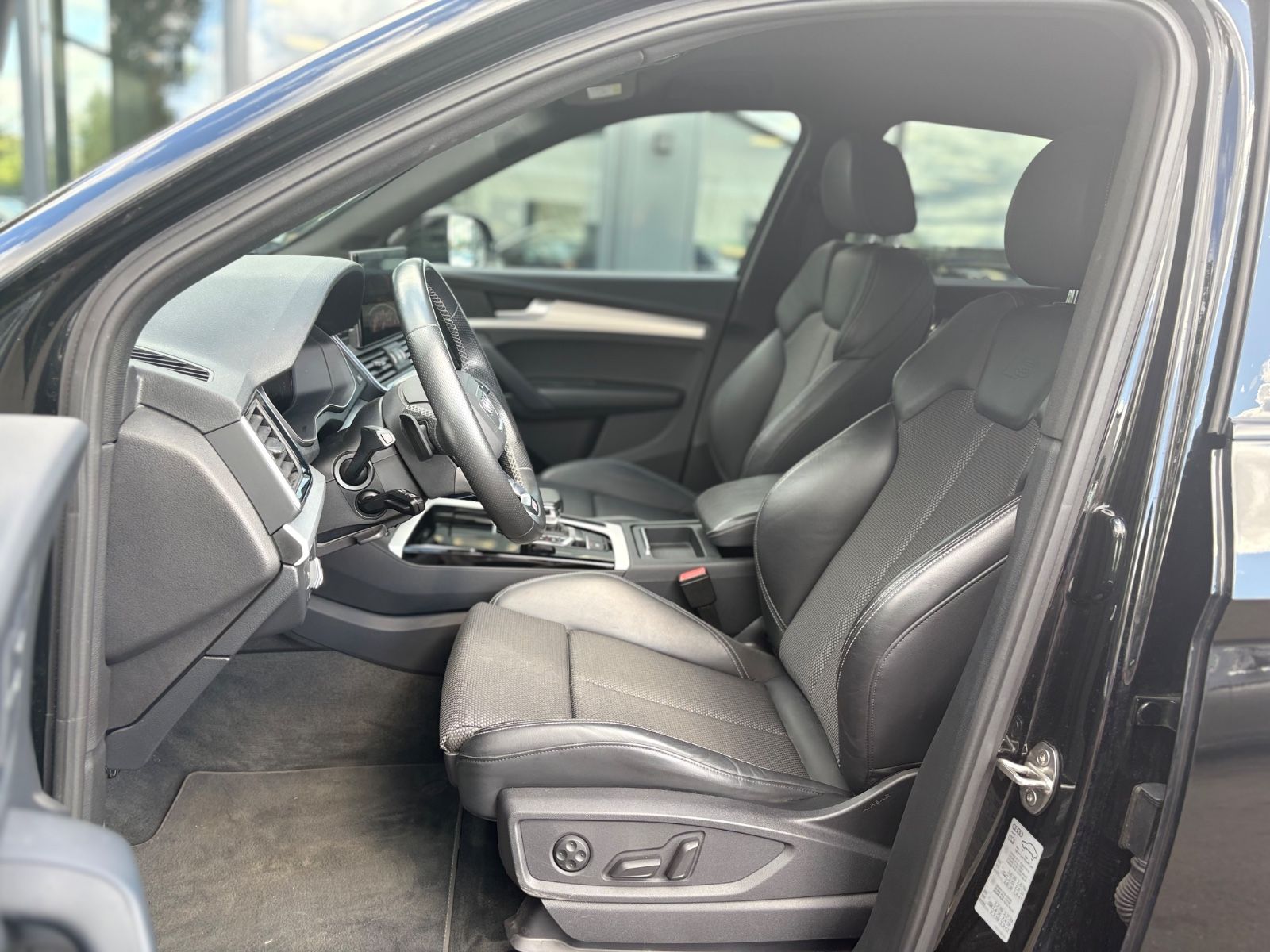 Fahrzeugabbildung Audi Q5 50TFSIe PLUG-IN QUATTRO*S-LINE*B&O*MATRIX*