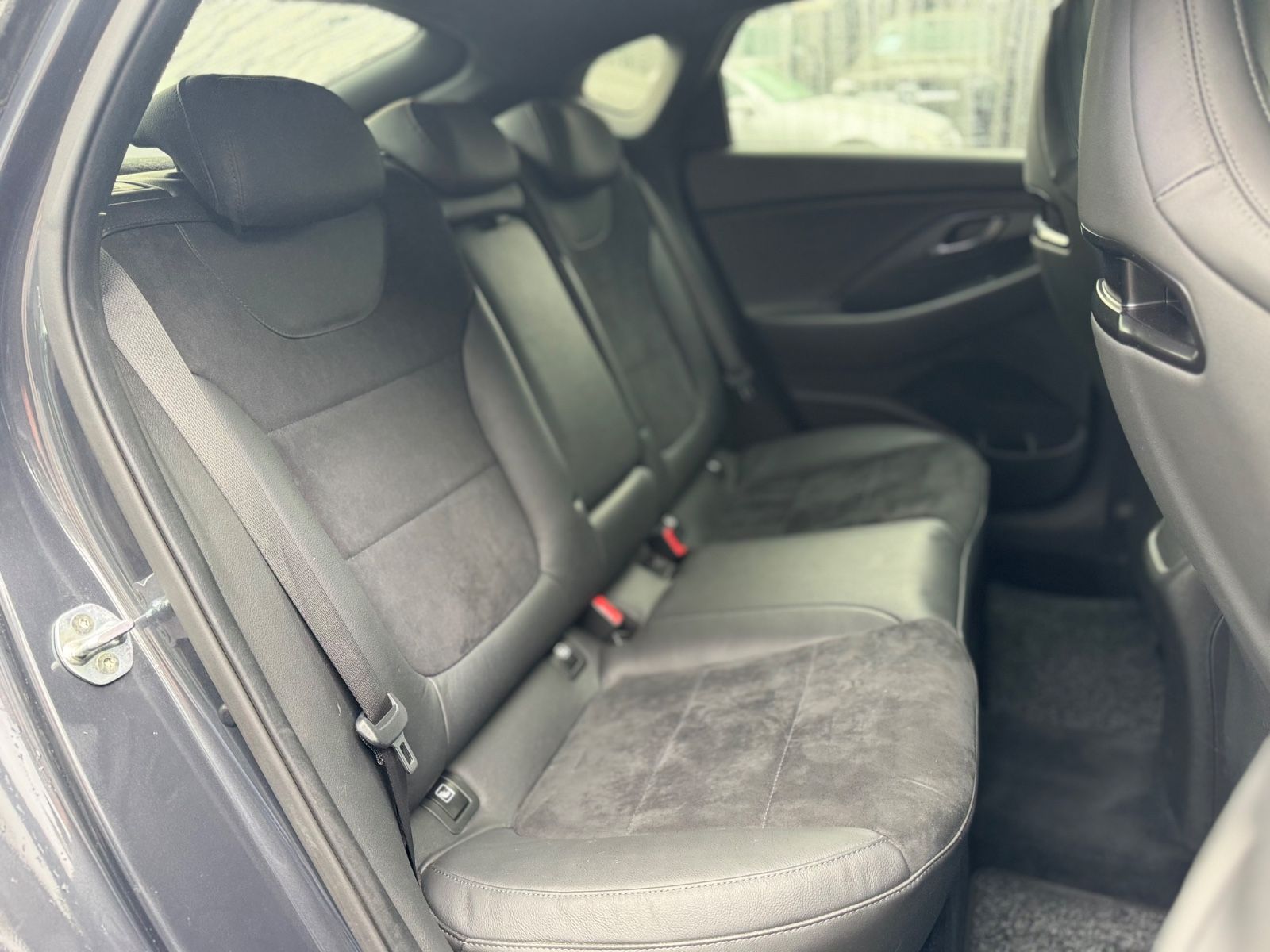 Fahrzeugabbildung Hyundai i30N FASTBACK*PERFORMANCE*AUT*LED*PANORAMA*TOP