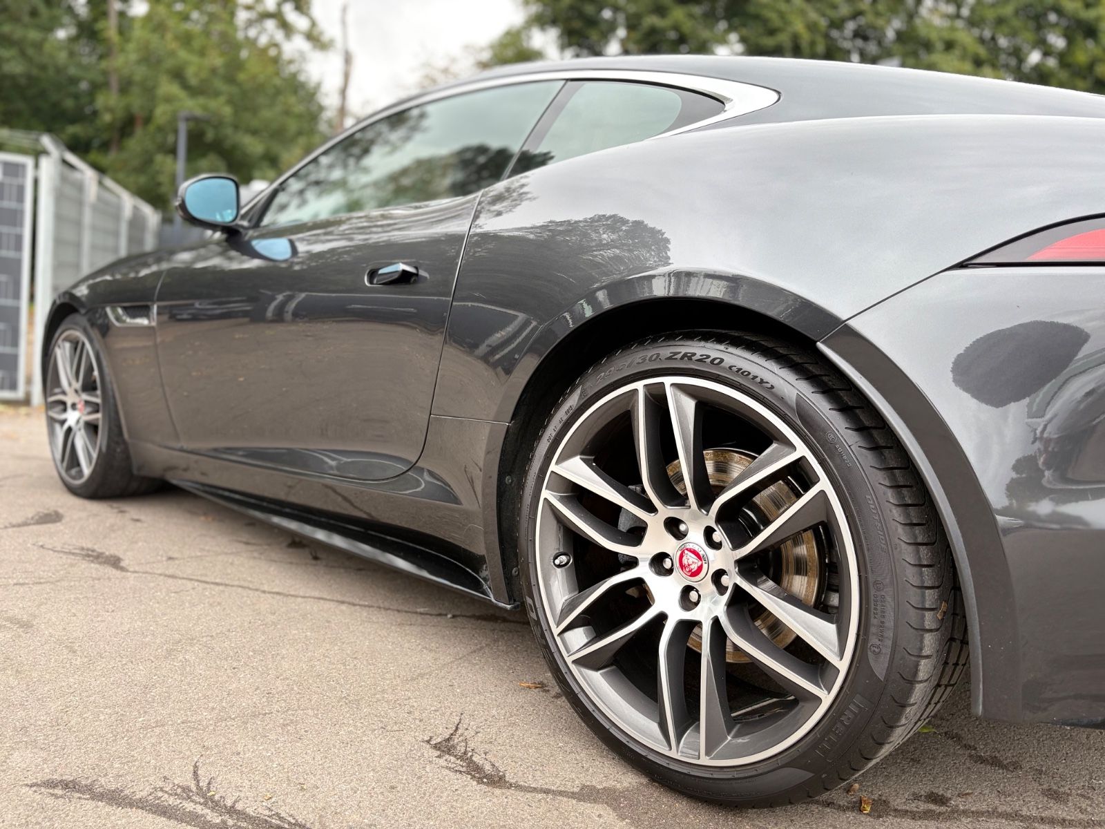 Fahrzeugabbildung Jaguar F-TYPE COUPE R-DYNAMIC*AUT*LEDER-BRAUN*LED*TOP