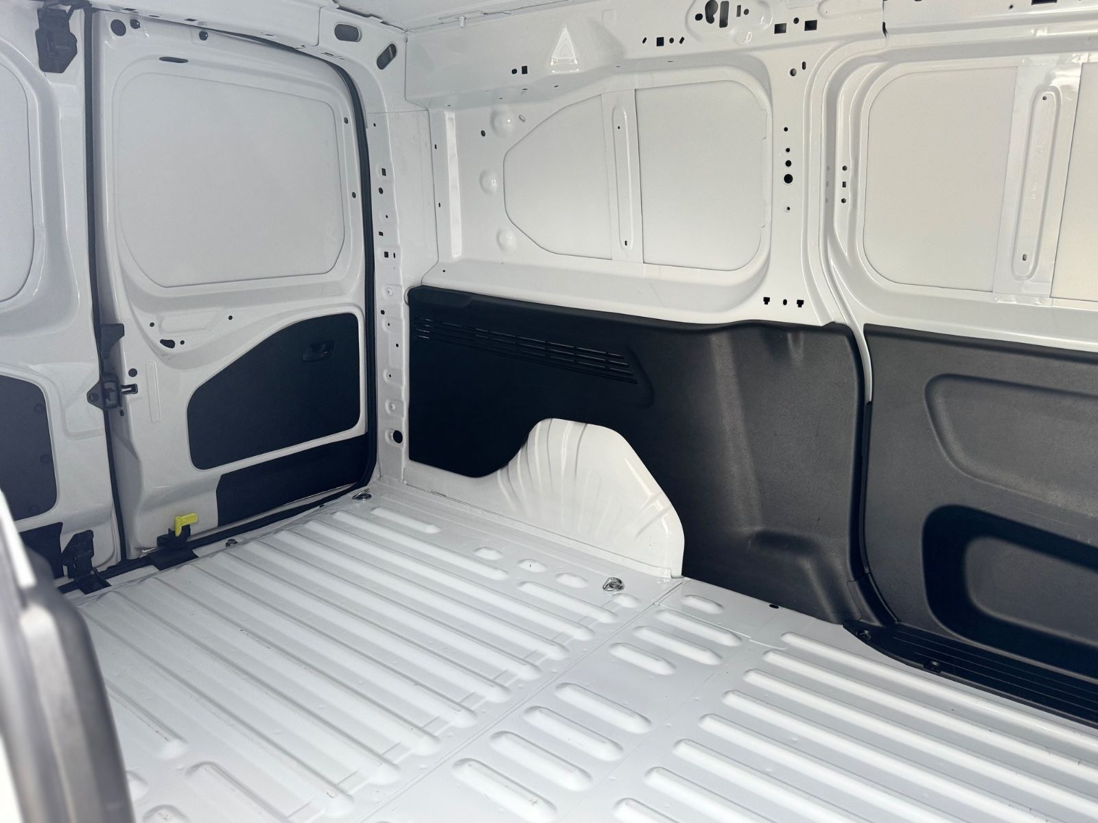 Fahrzeugabbildung Peugeot PARTNER PREMIUM L2*KLIMA*R-KAMERA*5.100KM*