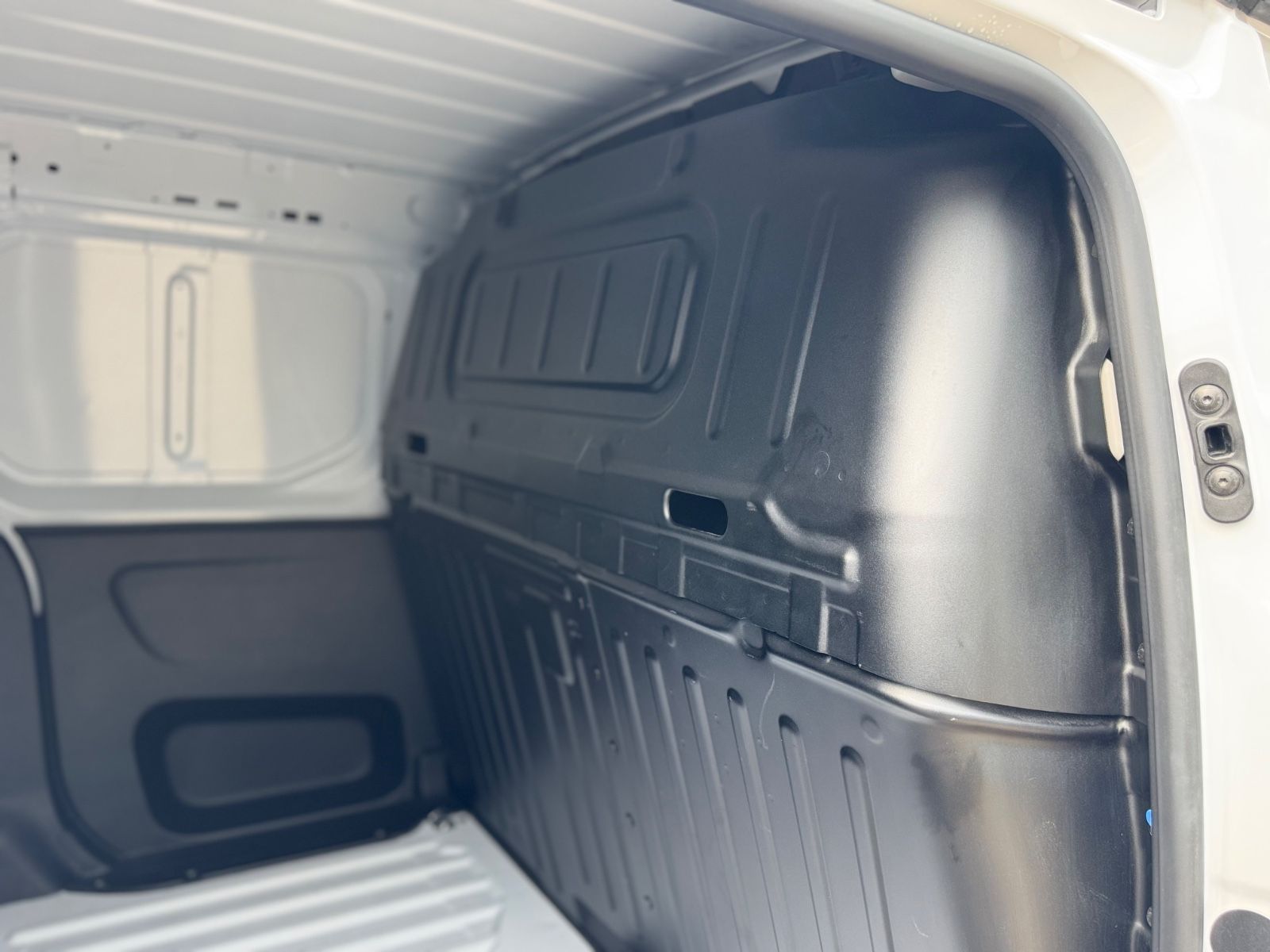 Fahrzeugabbildung Peugeot PARTNER PREMIUM L2*KLIMA*R-KAMERA*5.100KM*
