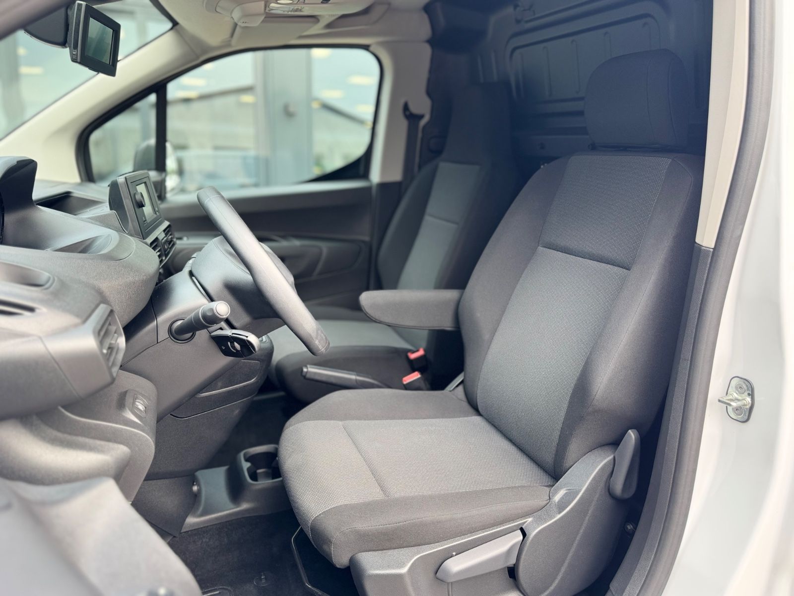Fahrzeugabbildung Peugeot PARTNER PREMIUM L2*KLIMA*R-KAMERA*5.100KM*