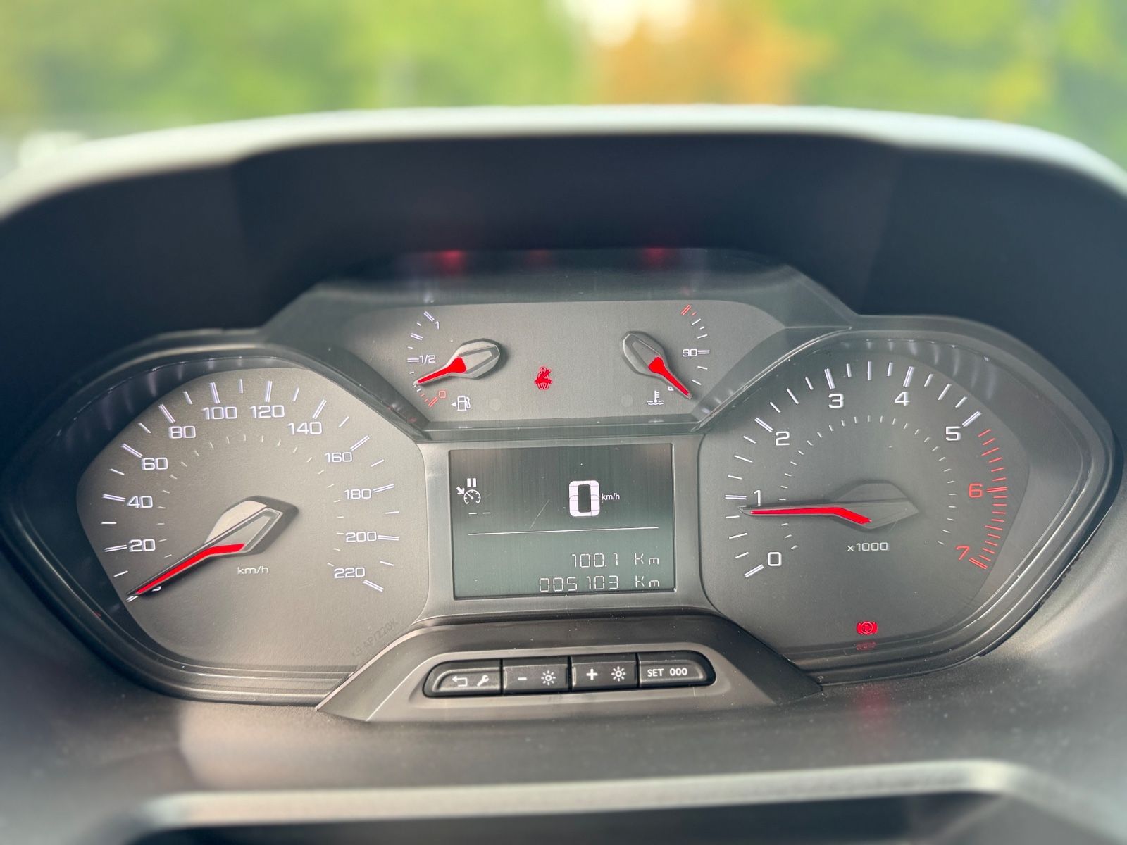 Fahrzeugabbildung Peugeot PARTNER PREMIUM L2*KLIMA*R-KAMERA*5.100KM*