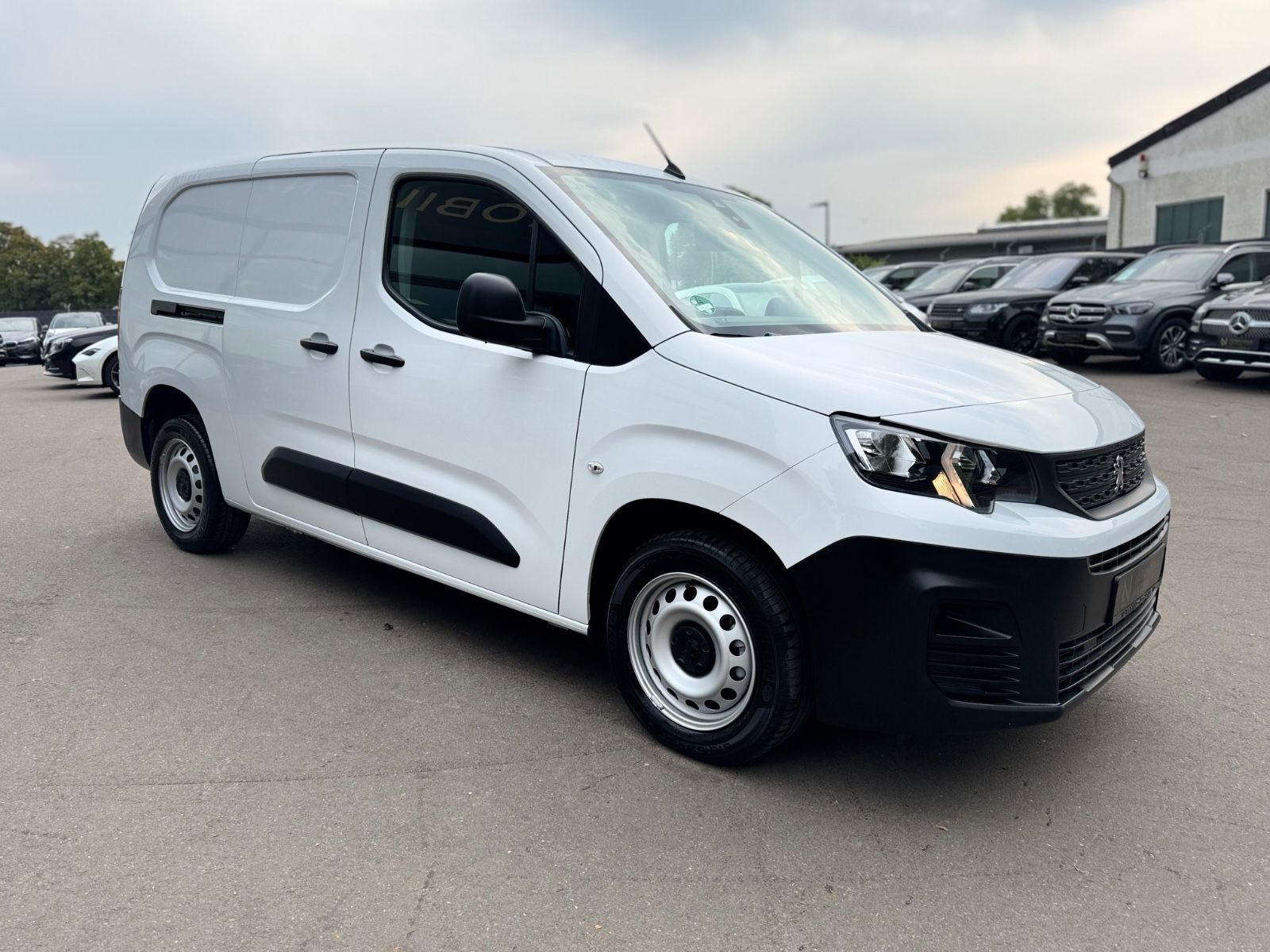 Fahrzeugabbildung Peugeot PARTNER PREMIUM L2*KLIMA*R-KAMERA*5.100KM*