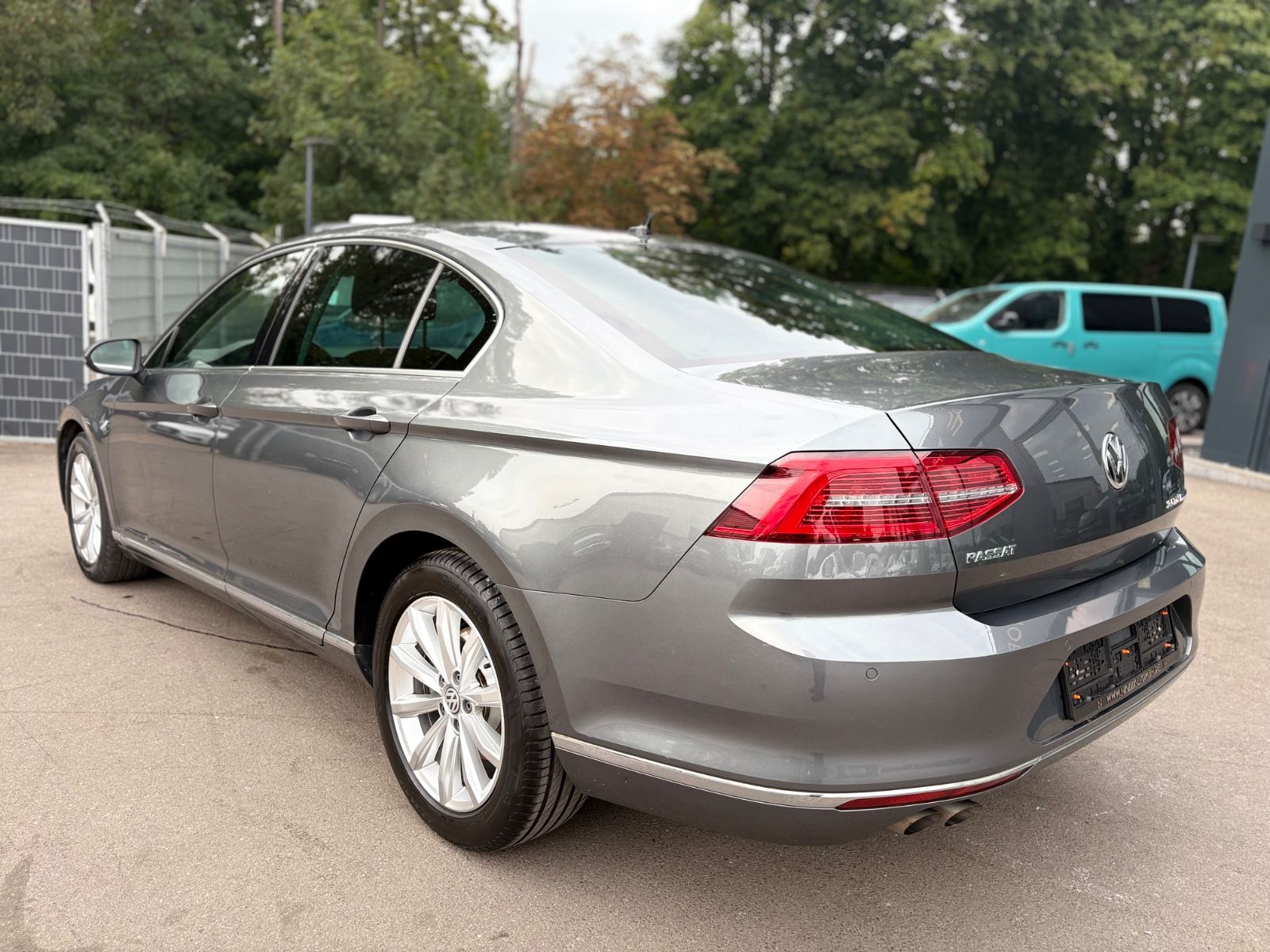 Fahrzeugabbildung Volkswagen PASSAT HIGHLINE *KAMERA*NAVI*LEDER*LED*