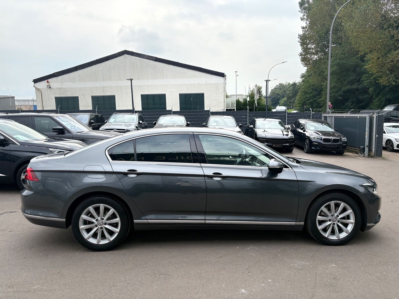 Fahrzeugabbildung Volkswagen PASSAT HIGHLINE *KAMERA*NAVI*LEDER*LED*