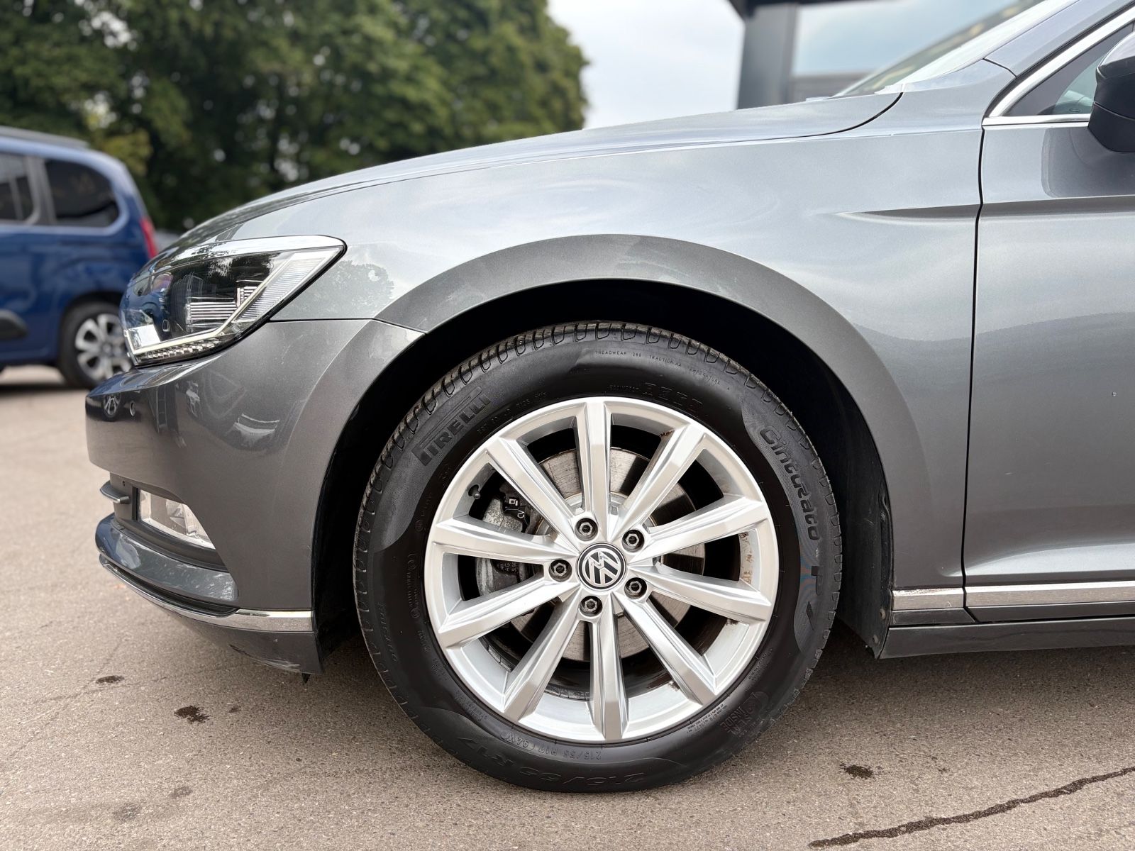 Fahrzeugabbildung Volkswagen PASSAT HIGHLINE *KAMERA*NAVI*LEDER*LED*