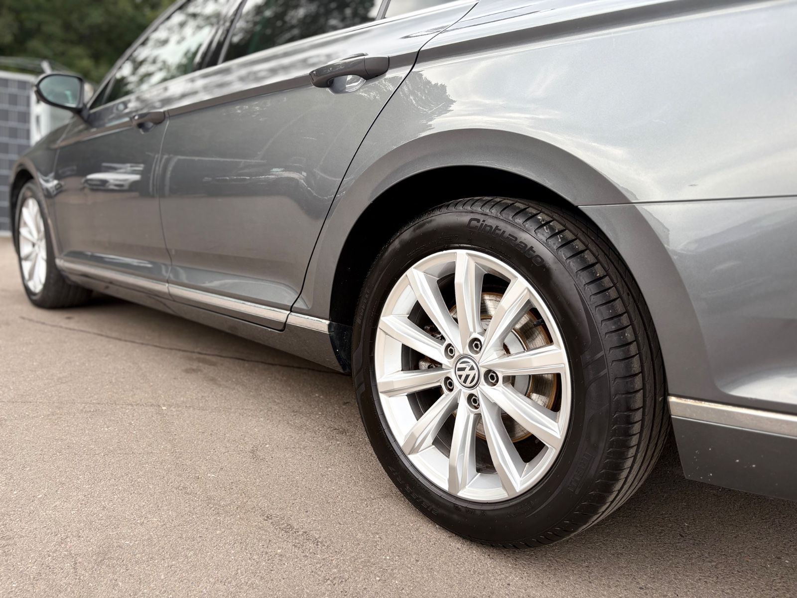 Fahrzeugabbildung Volkswagen PASSAT HIGHLINE *KAMERA*NAVI*LEDER*LED*