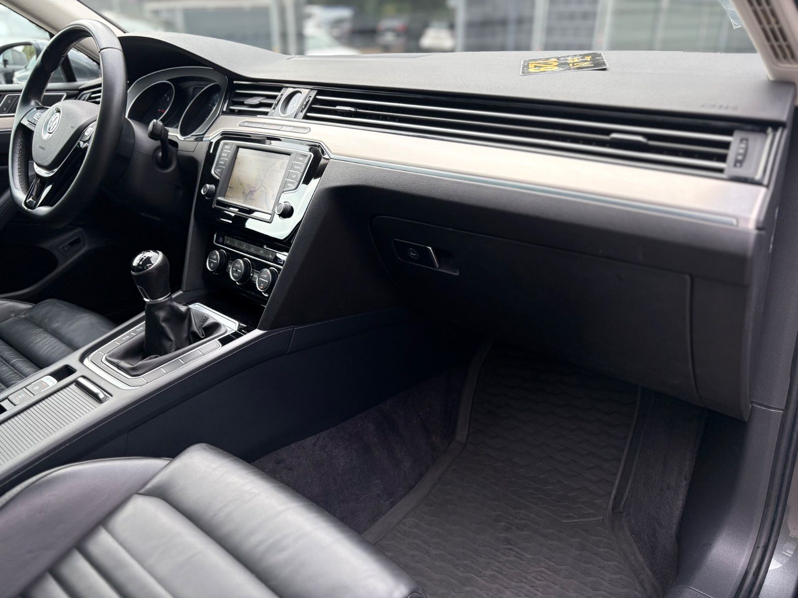 Fahrzeugabbildung Volkswagen PASSAT HIGHLINE *KAMERA*NAVI*LEDER*LED*