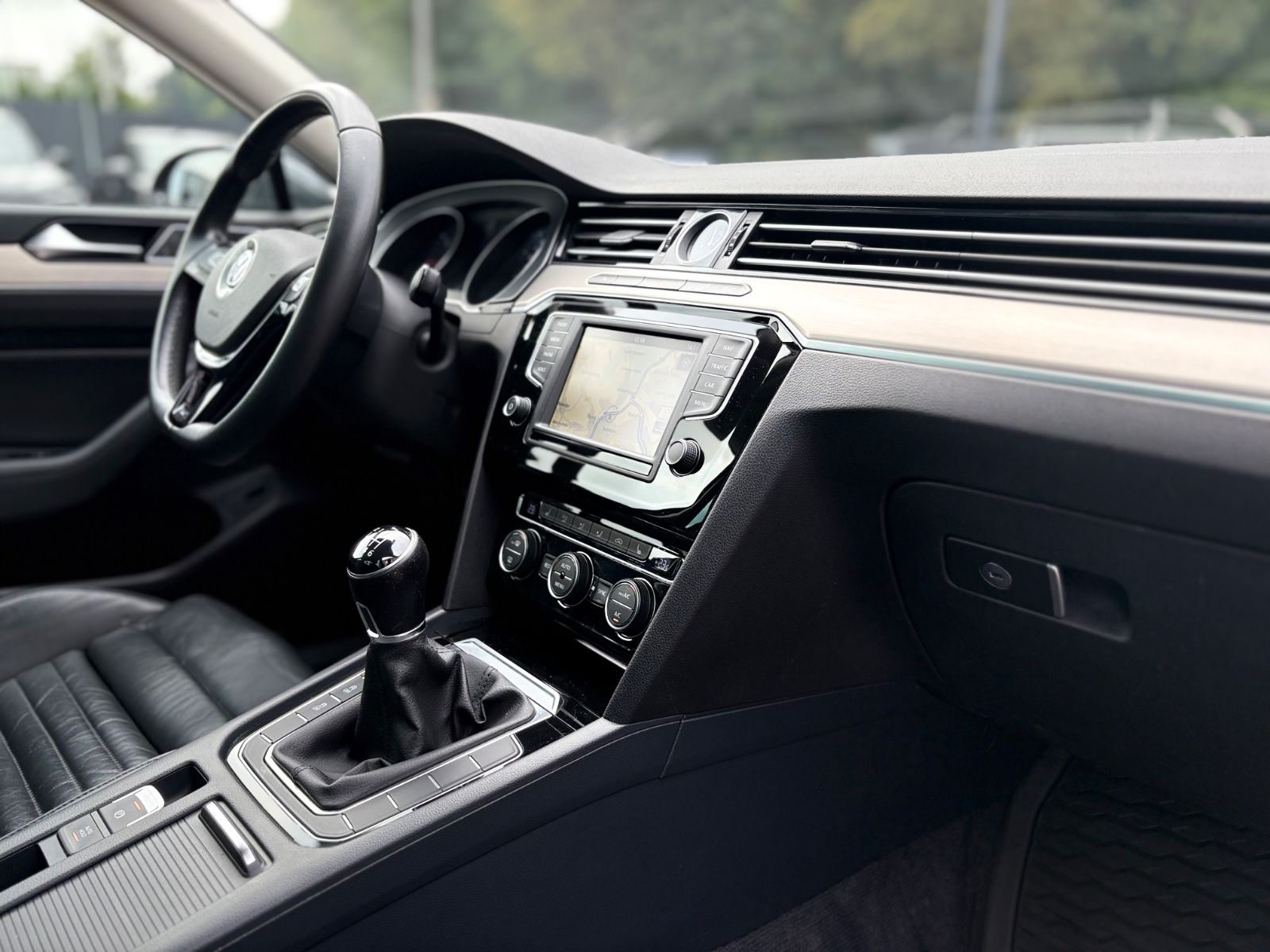 Fahrzeugabbildung Volkswagen PASSAT HIGHLINE *KAMERA*NAVI*LEDER*LED*