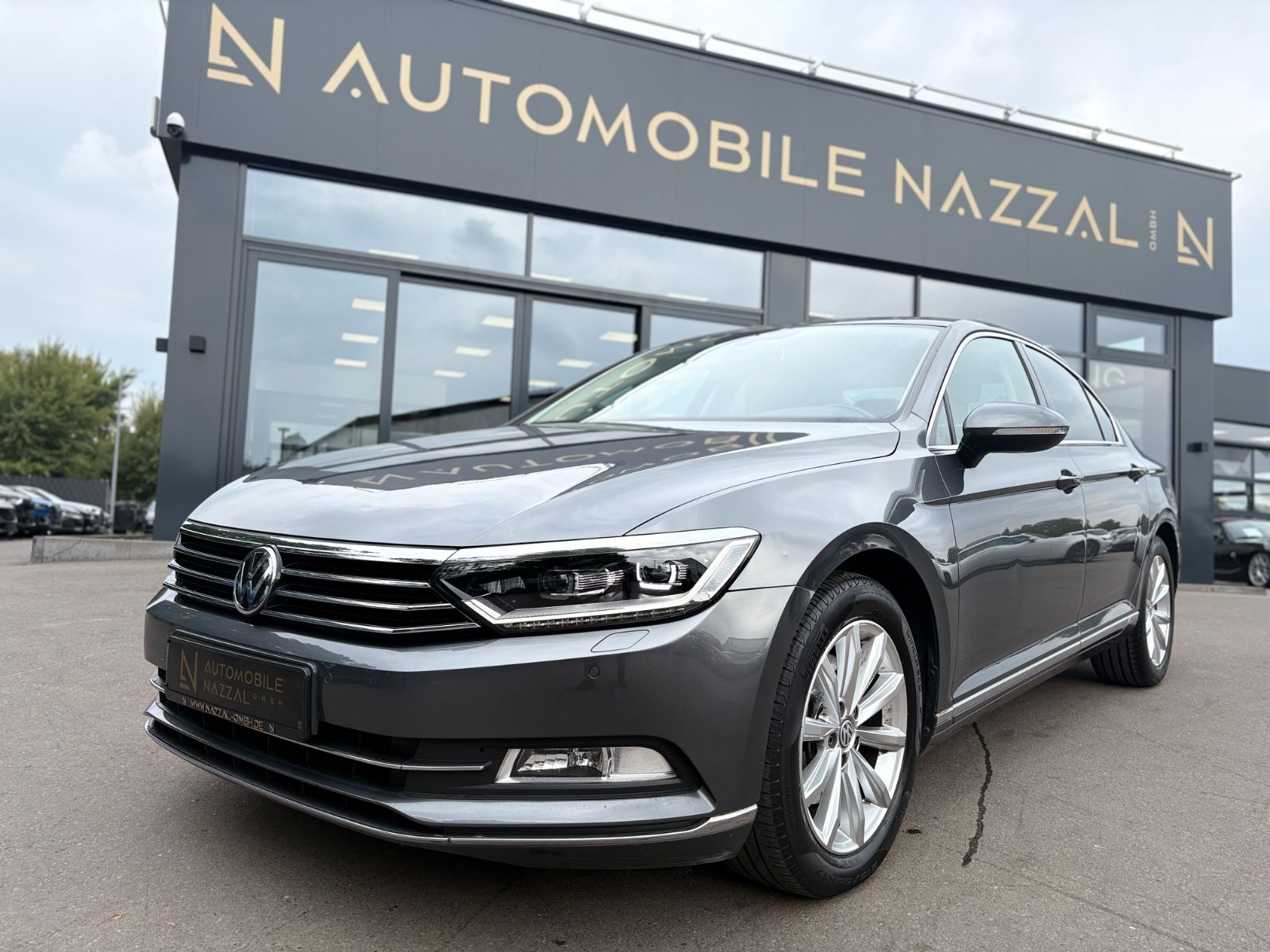 Fahrzeugabbildung Volkswagen PASSAT HIGHLINE *KAMERA*NAVI*LEDER*LED*