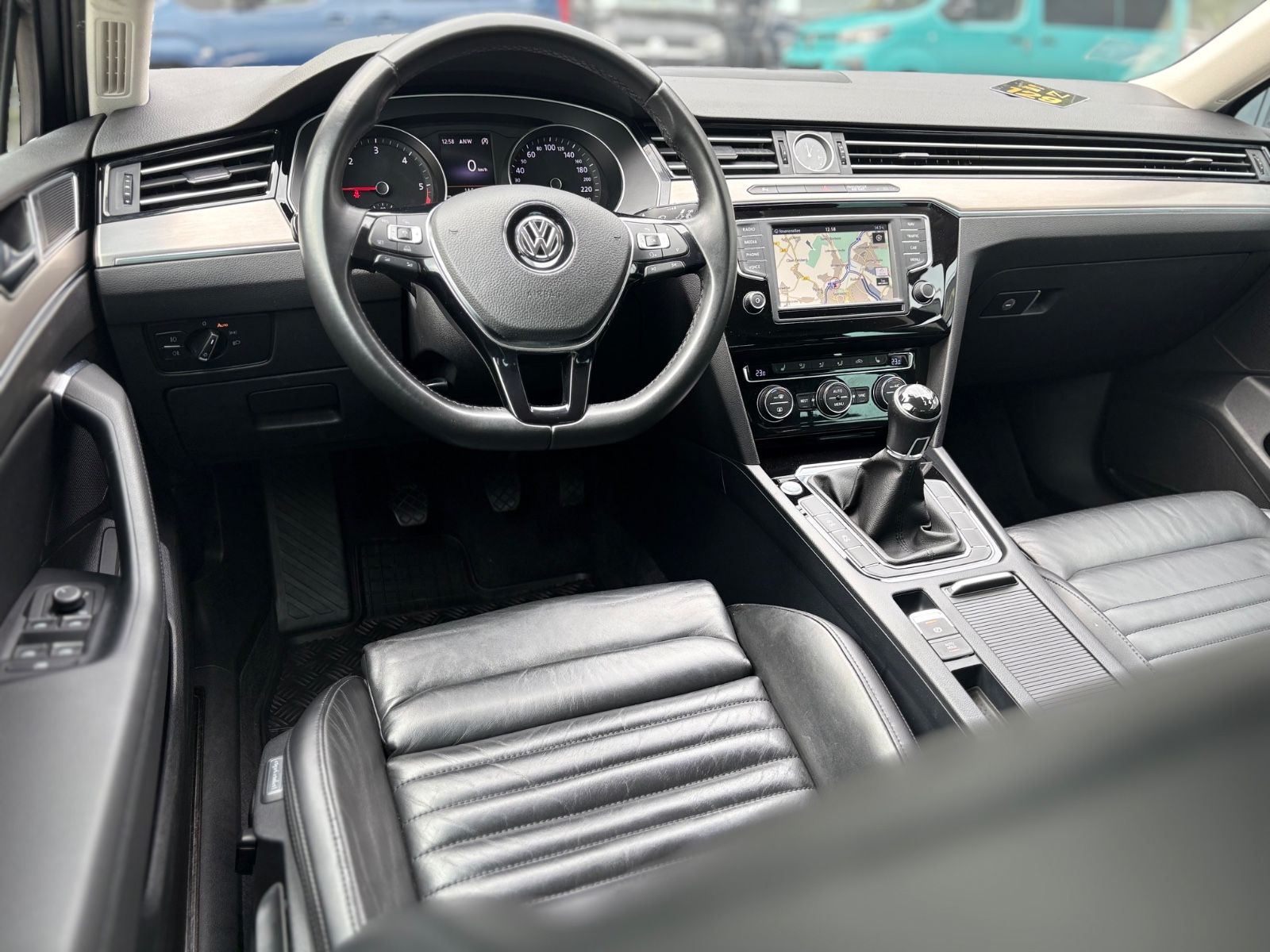 Fahrzeugabbildung Volkswagen PASSAT HIGHLINE *KAMERA*NAVI*LEDER*LED*