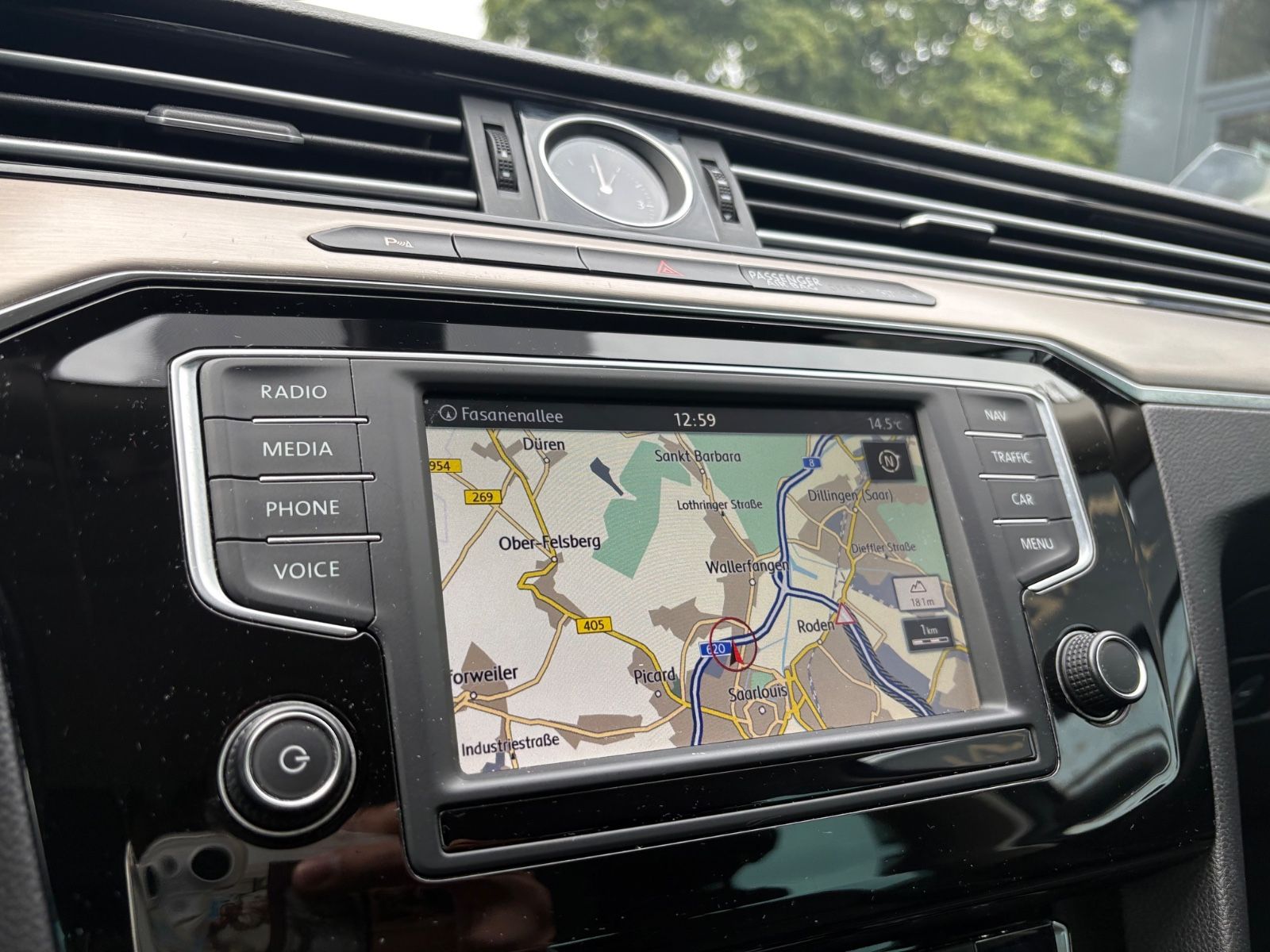Fahrzeugabbildung Volkswagen PASSAT HIGHLINE *KAMERA*NAVI*LEDER*LED*