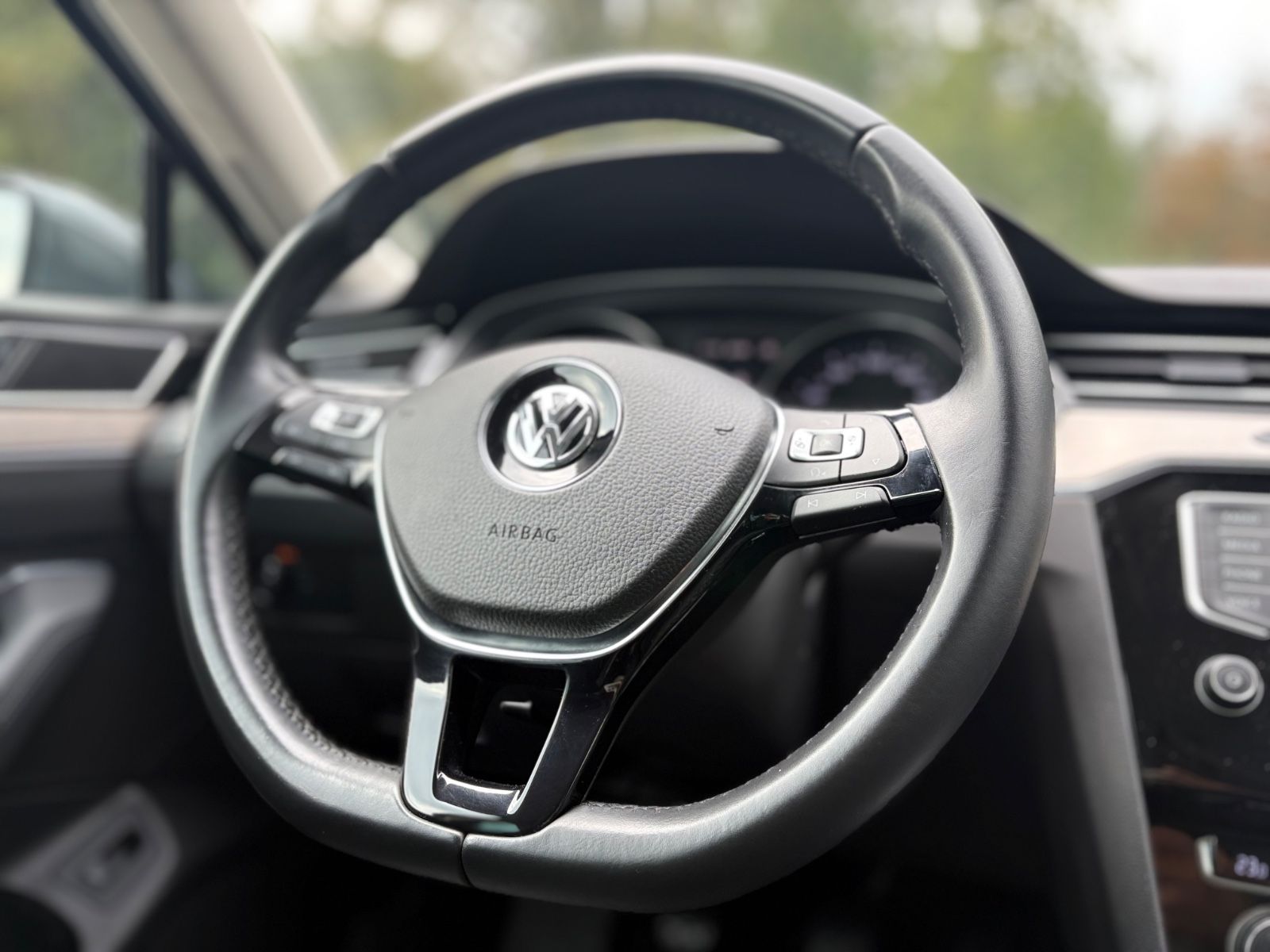 Fahrzeugabbildung Volkswagen PASSAT HIGHLINE *KAMERA*NAVI*LEDER*LED*
