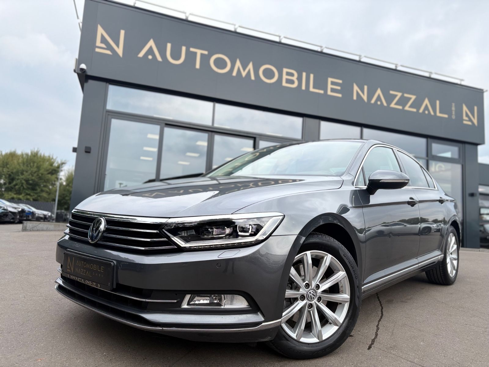 Fahrzeugabbildung Volkswagen PASSAT HIGHLINE *KAMERA*NAVI*LEDER*LED*