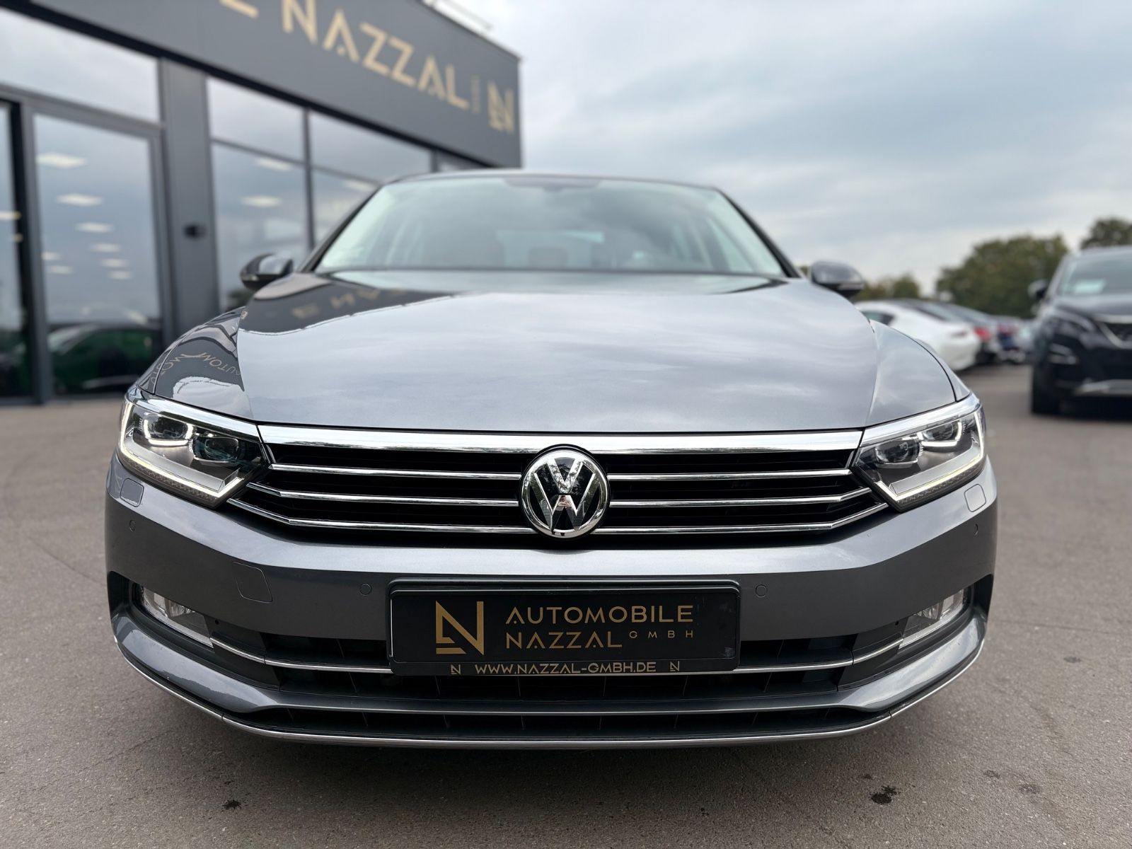 Fahrzeugabbildung Volkswagen PASSAT HIGHLINE *KAMERA*NAVI*LEDER*LED*