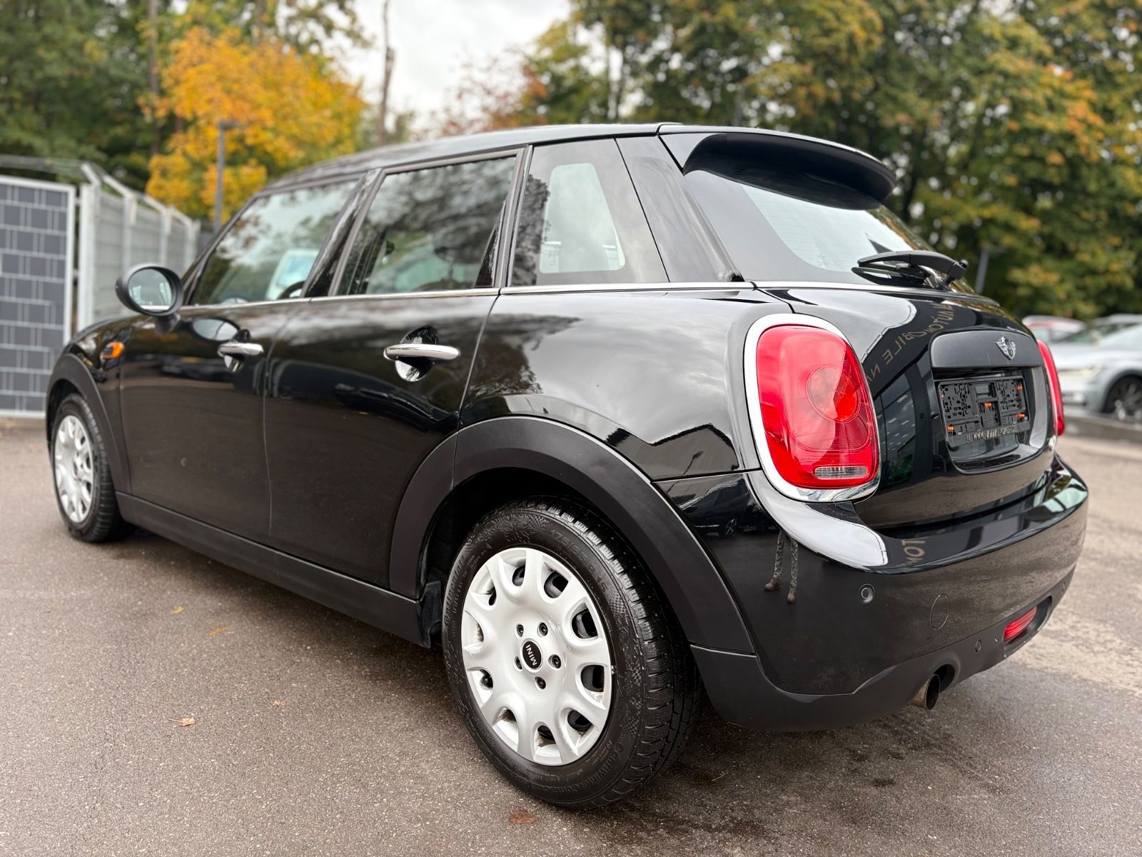 Fahrzeugabbildung MINI ONE*NAVI*KLIMA*PDC*SHZ*5TÜRIG*TOP