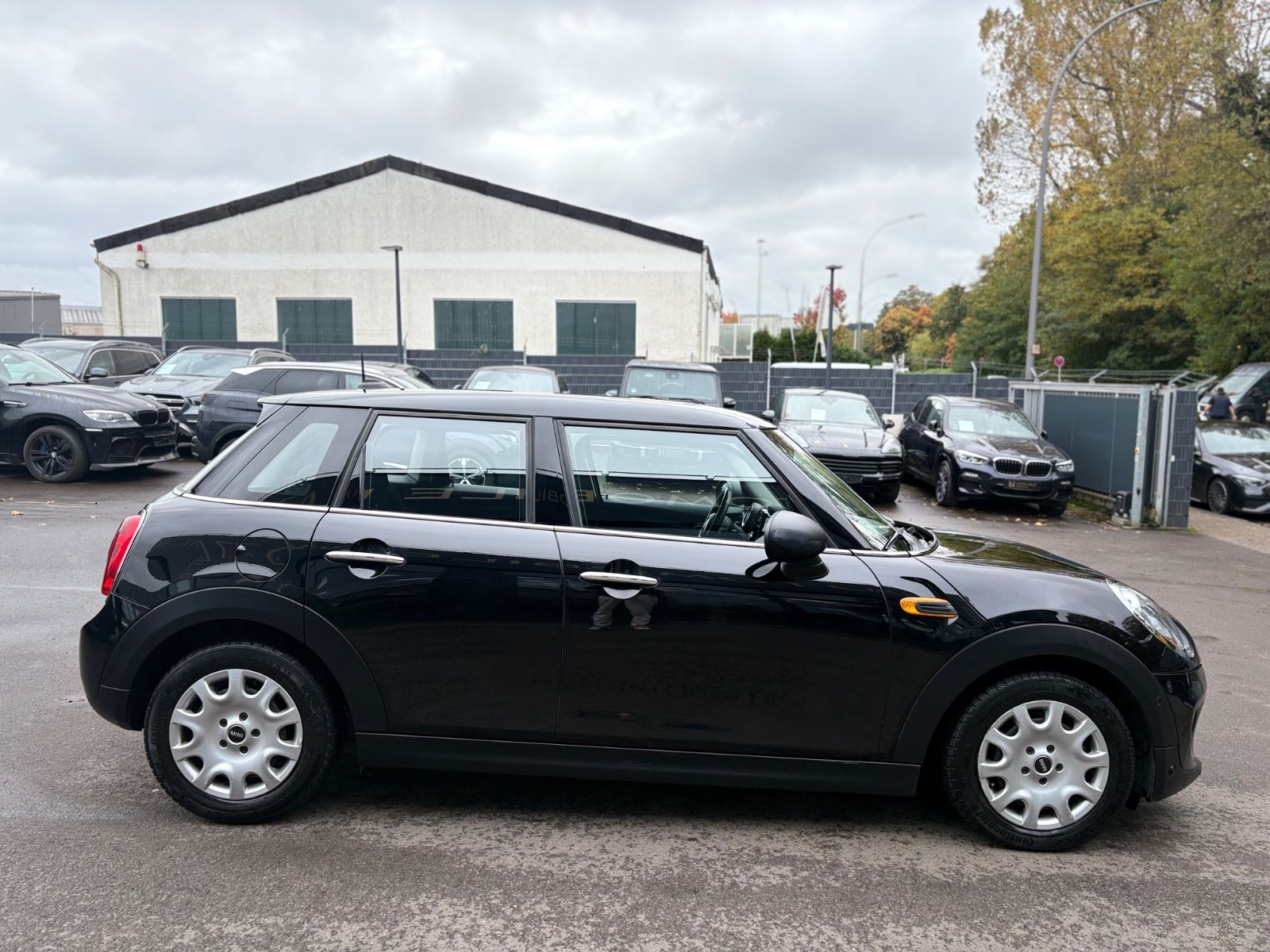 Fahrzeugabbildung MINI ONE*NAVI*KLIMA*PDC*SHZ*5TÜRIG*TOP